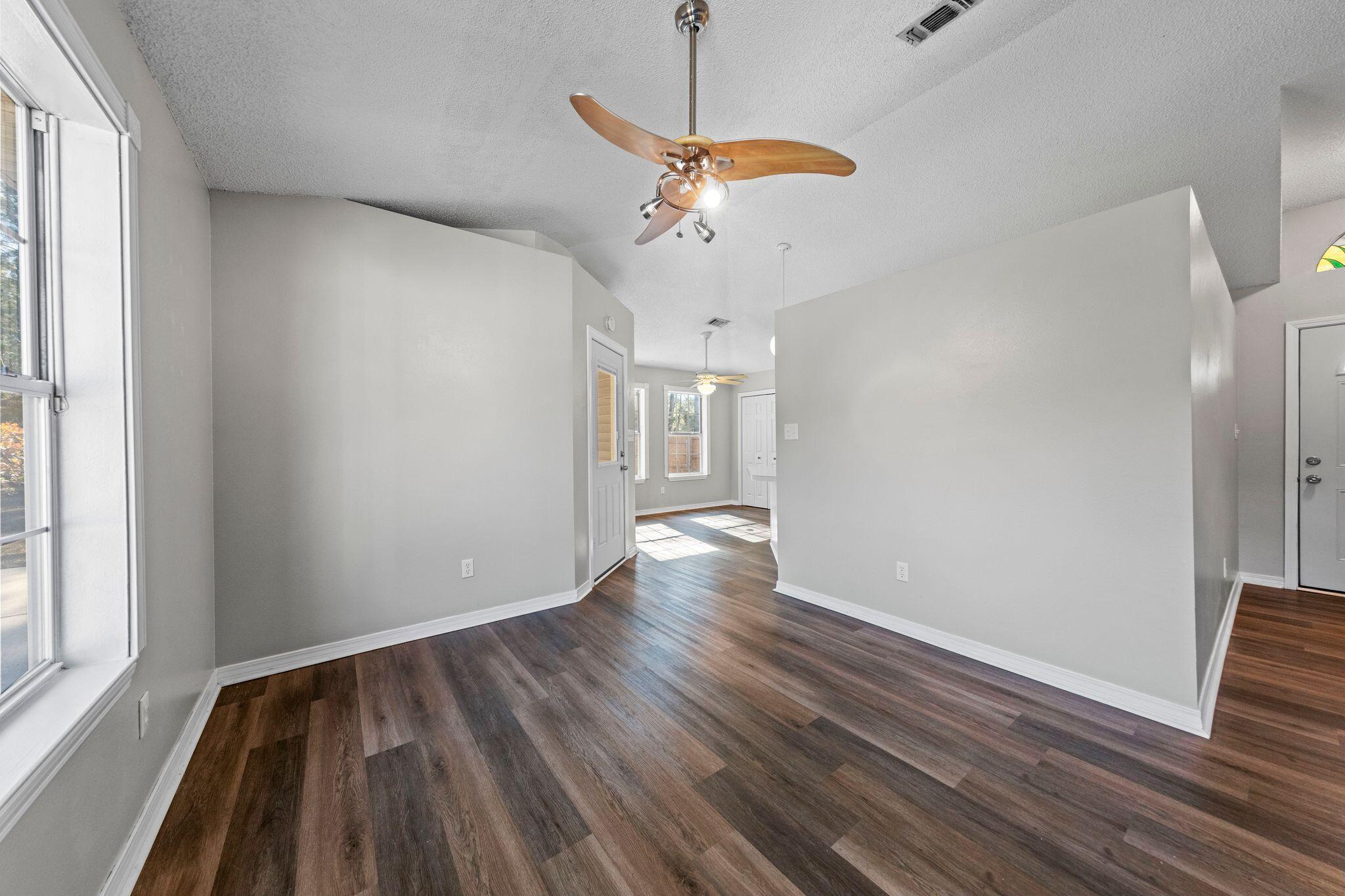 HOLLEY BY THE SEA - Residential