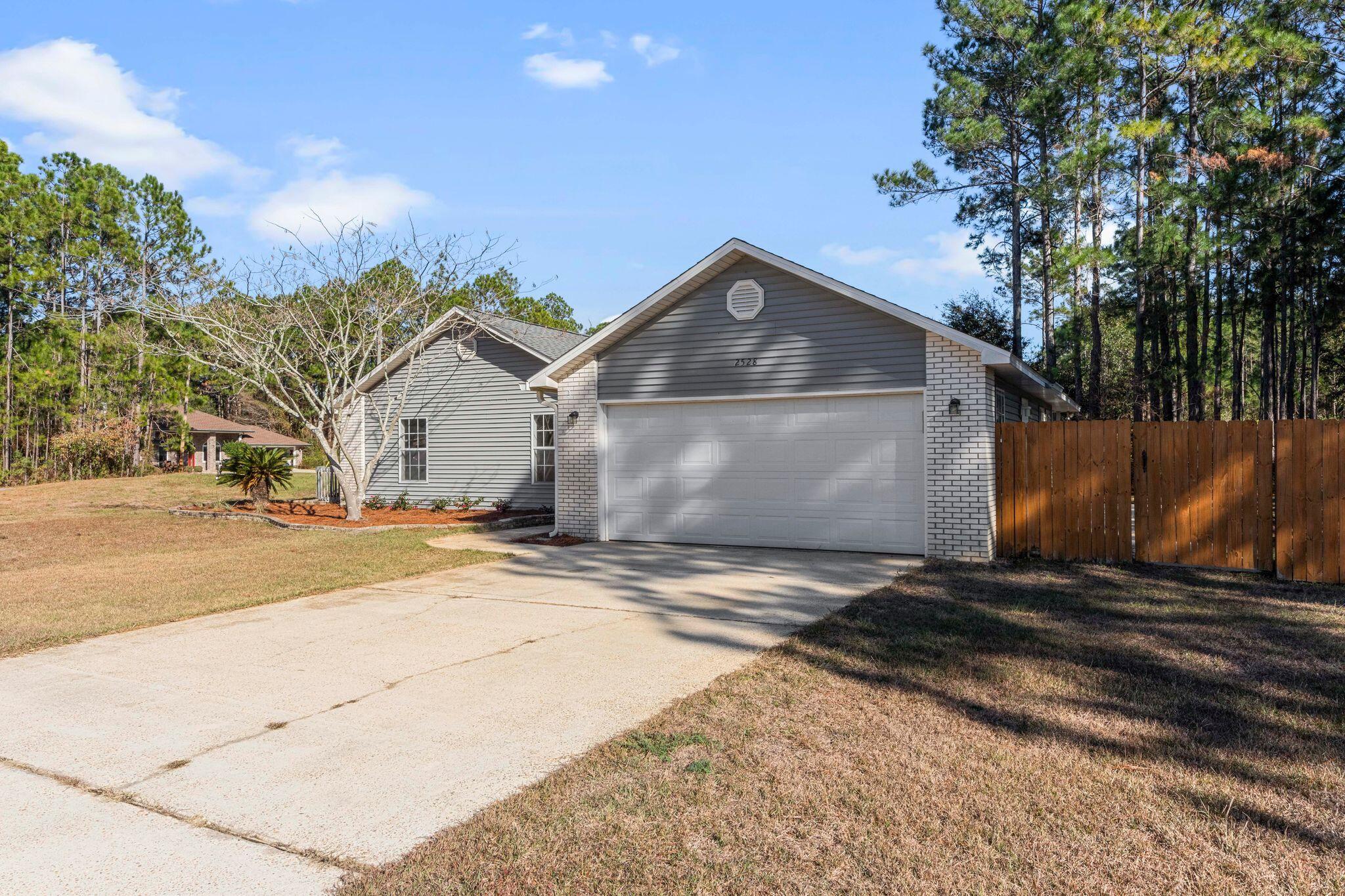 HOLLEY BY THE SEA - Residential