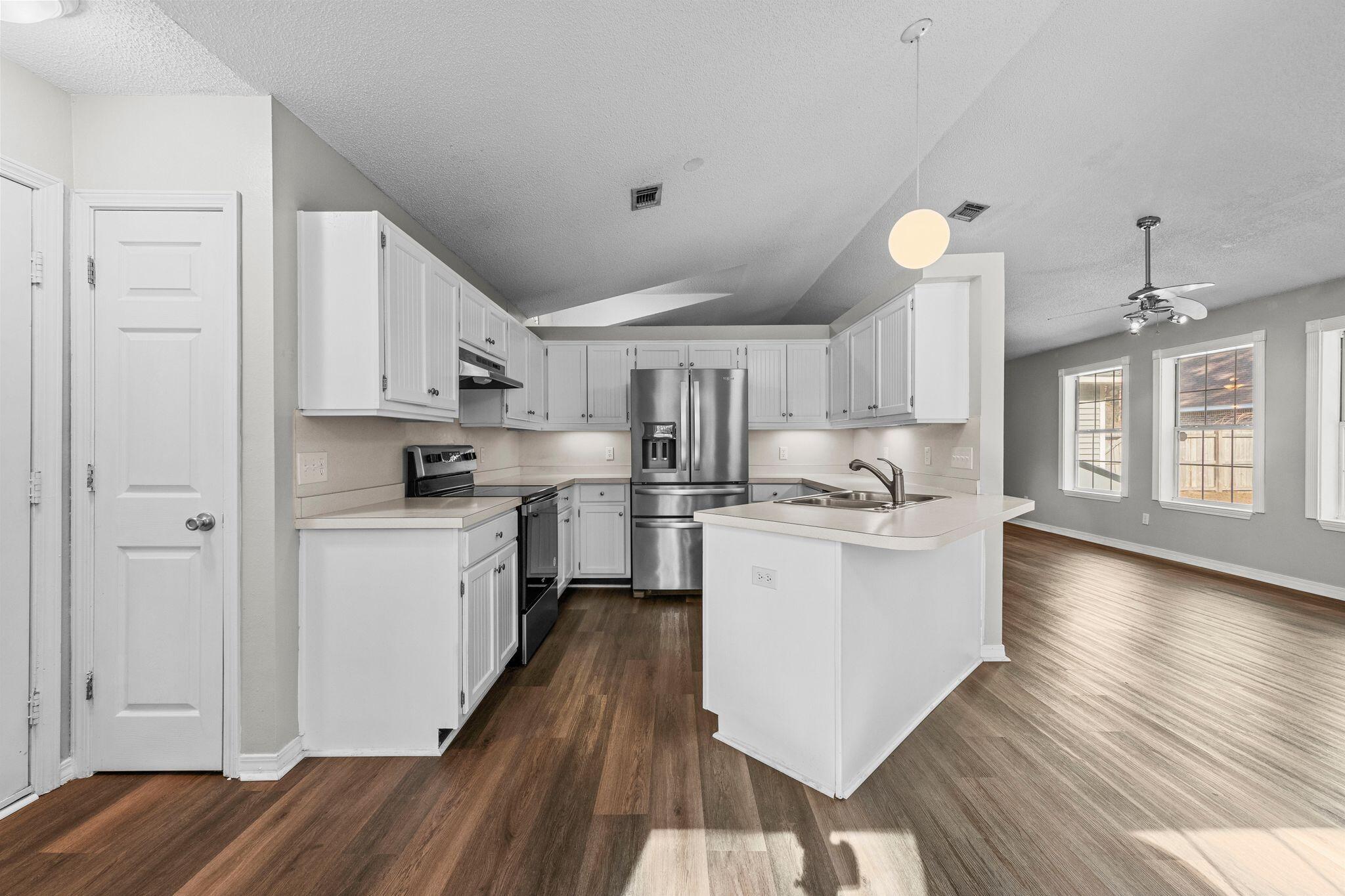 HOLLEY BY THE SEA - Residential