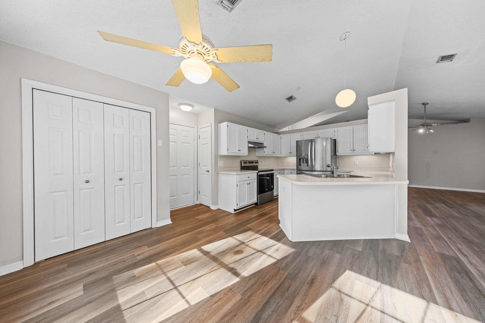 HOLLEY BY THE SEA - Residential