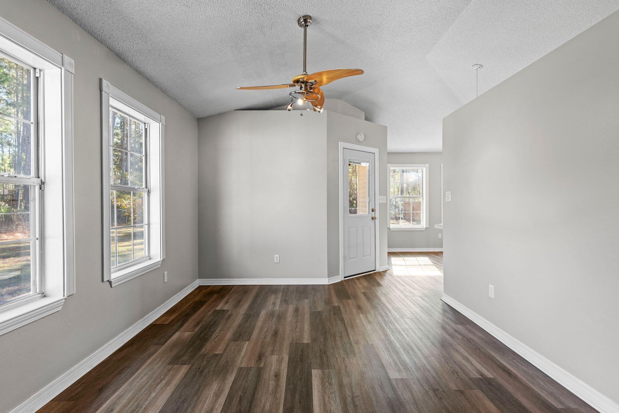 HOLLEY BY THE SEA - Residential