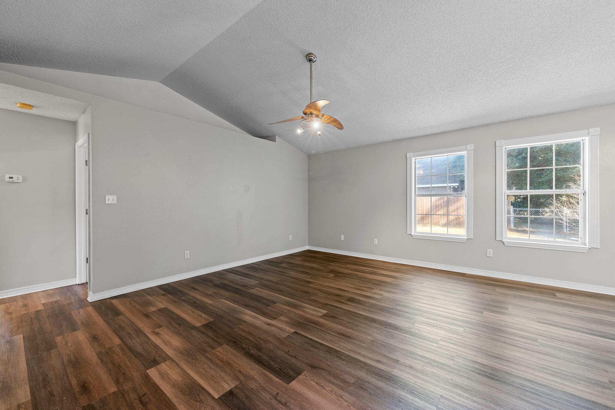 HOLLEY BY THE SEA - Residential