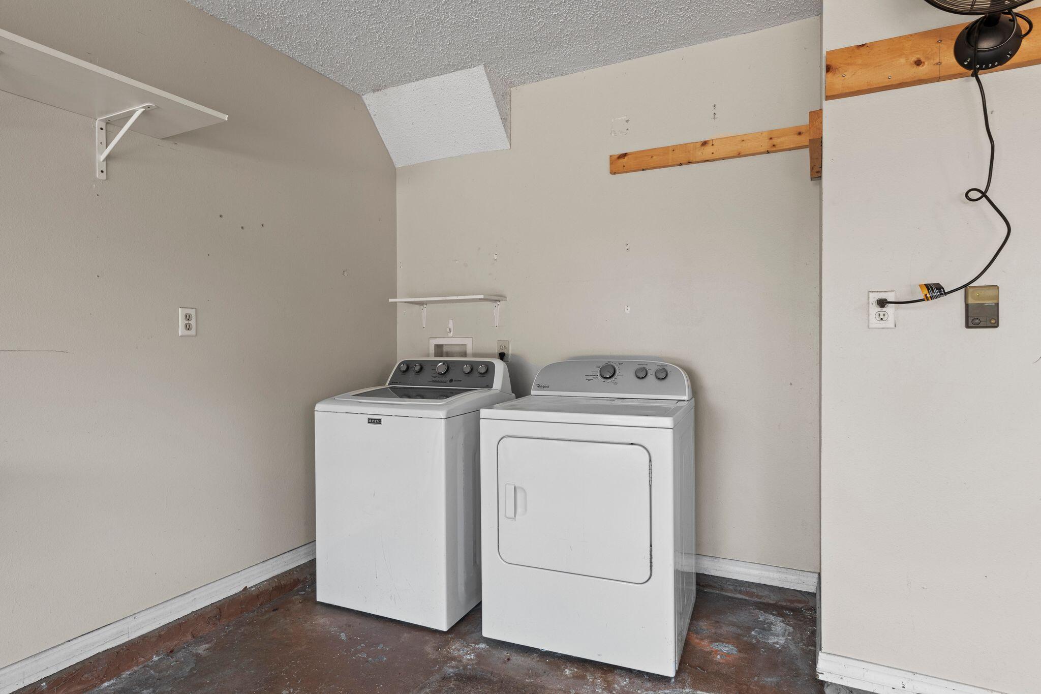 HOLLEY BY THE SEA - Residential