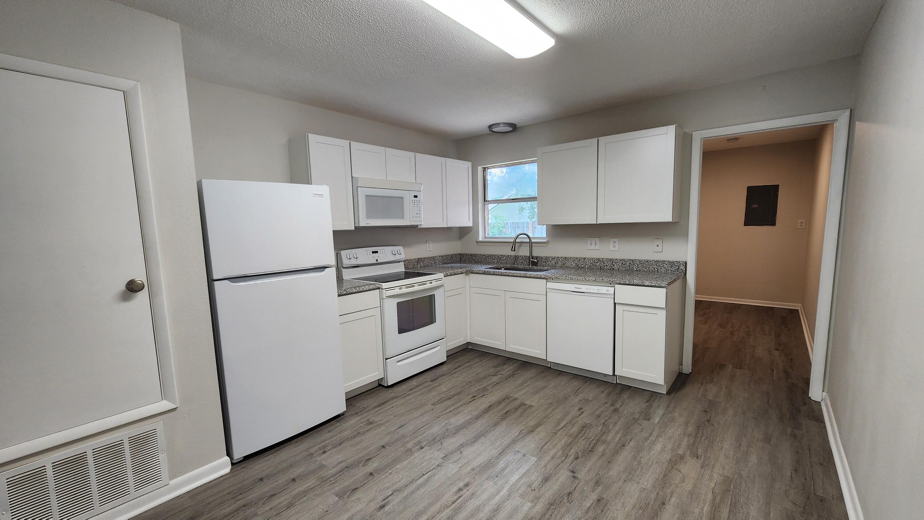 BAYVIEW WOODS - Residential