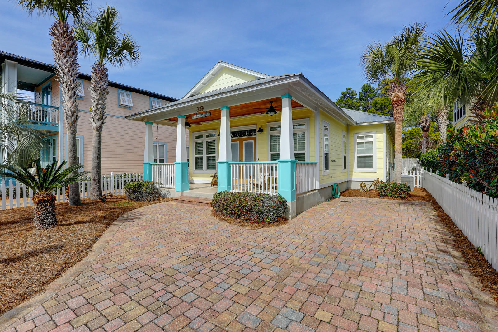 CASSINE VILLAGE - Residential