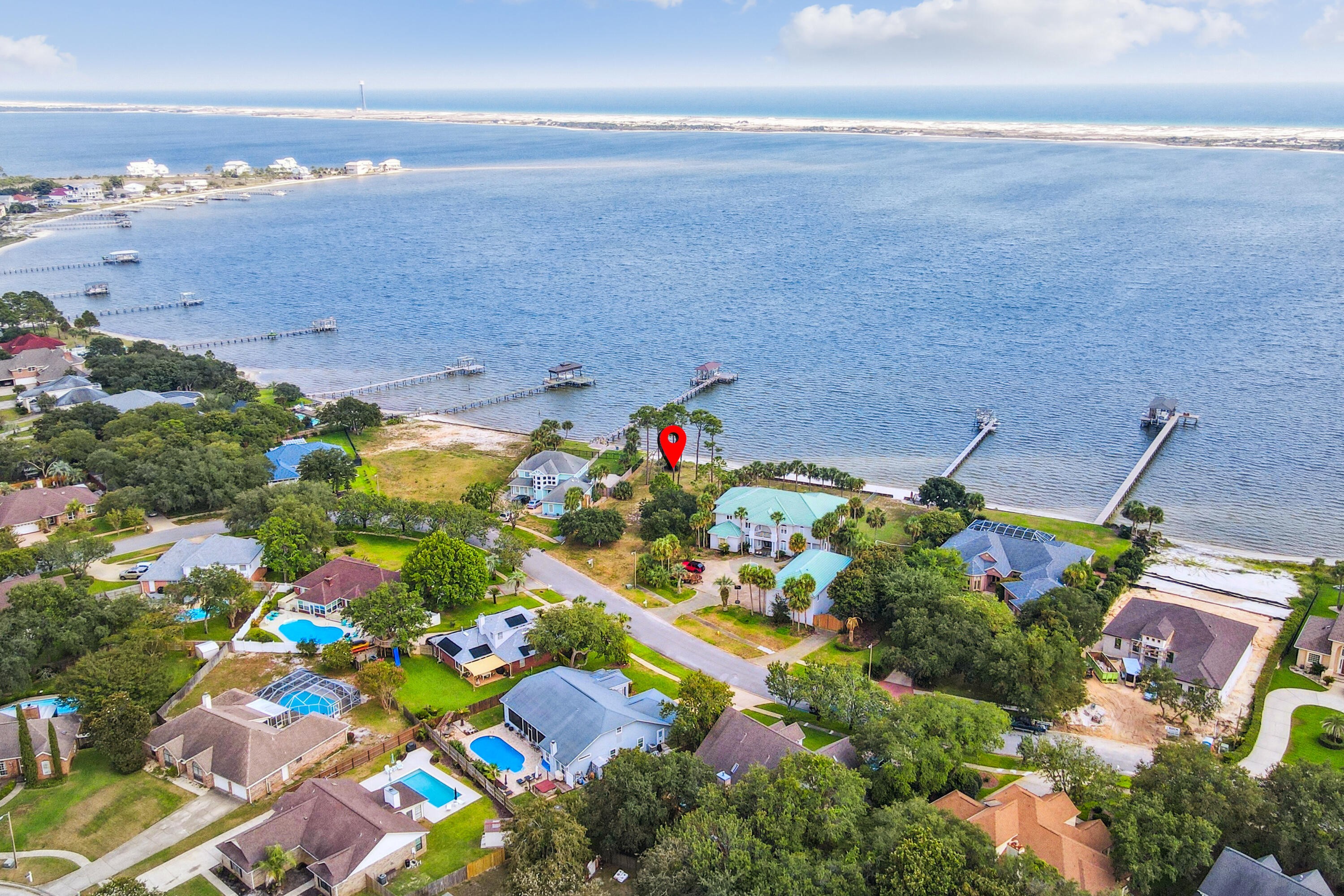 PRITCHARD POINT - Land