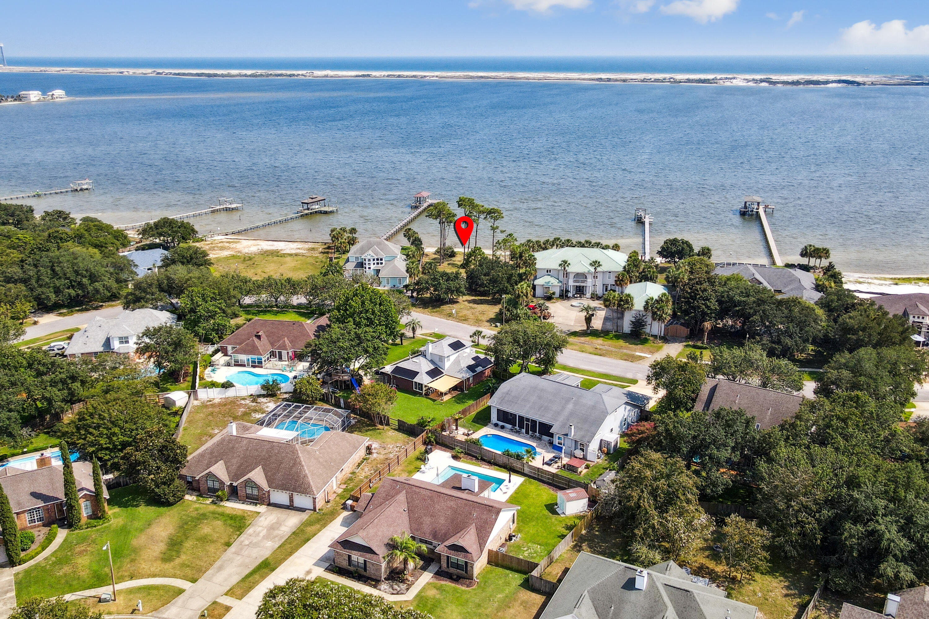 PRITCHARD POINT - Land