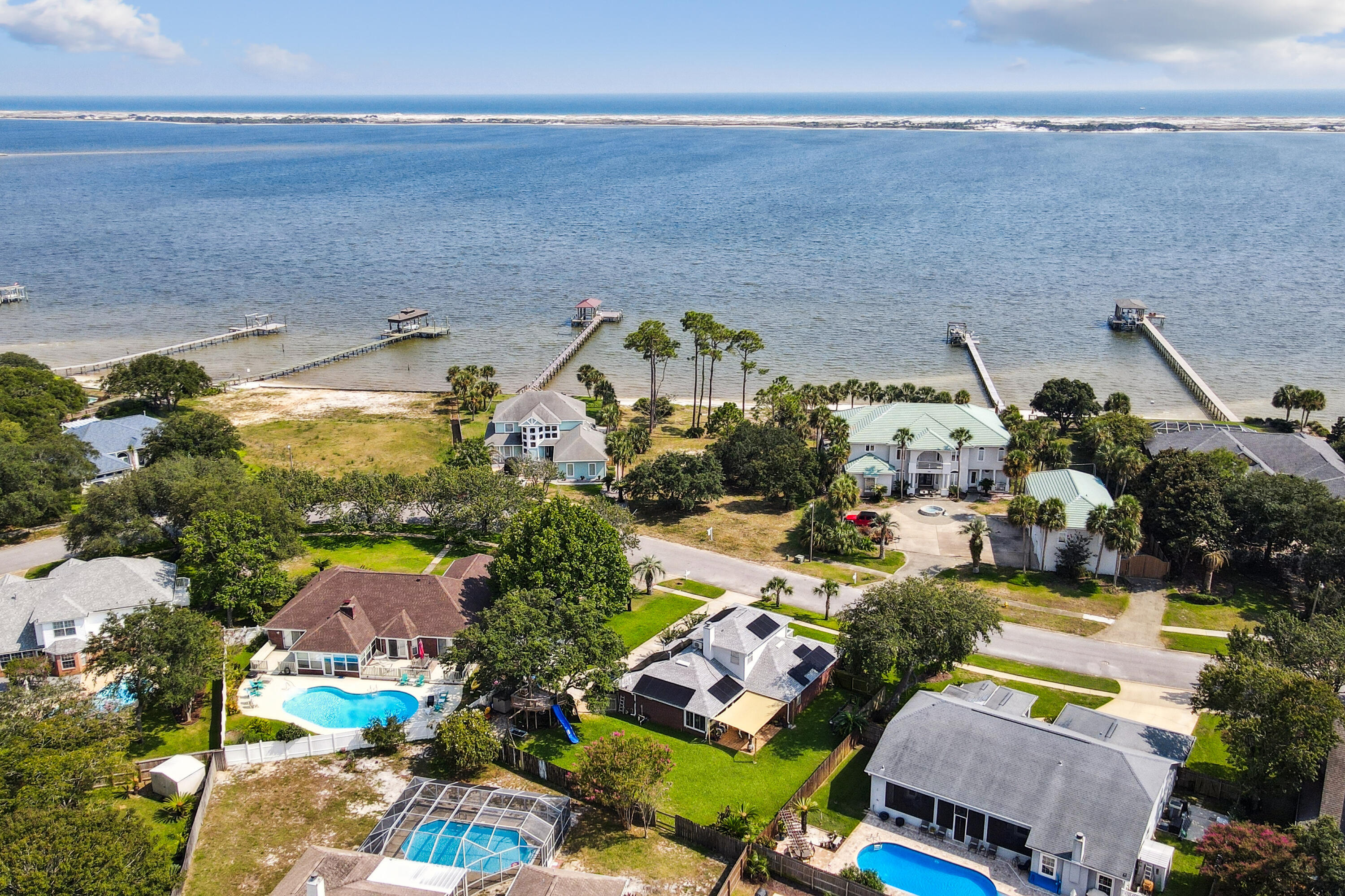 PRITCHARD POINT - Land