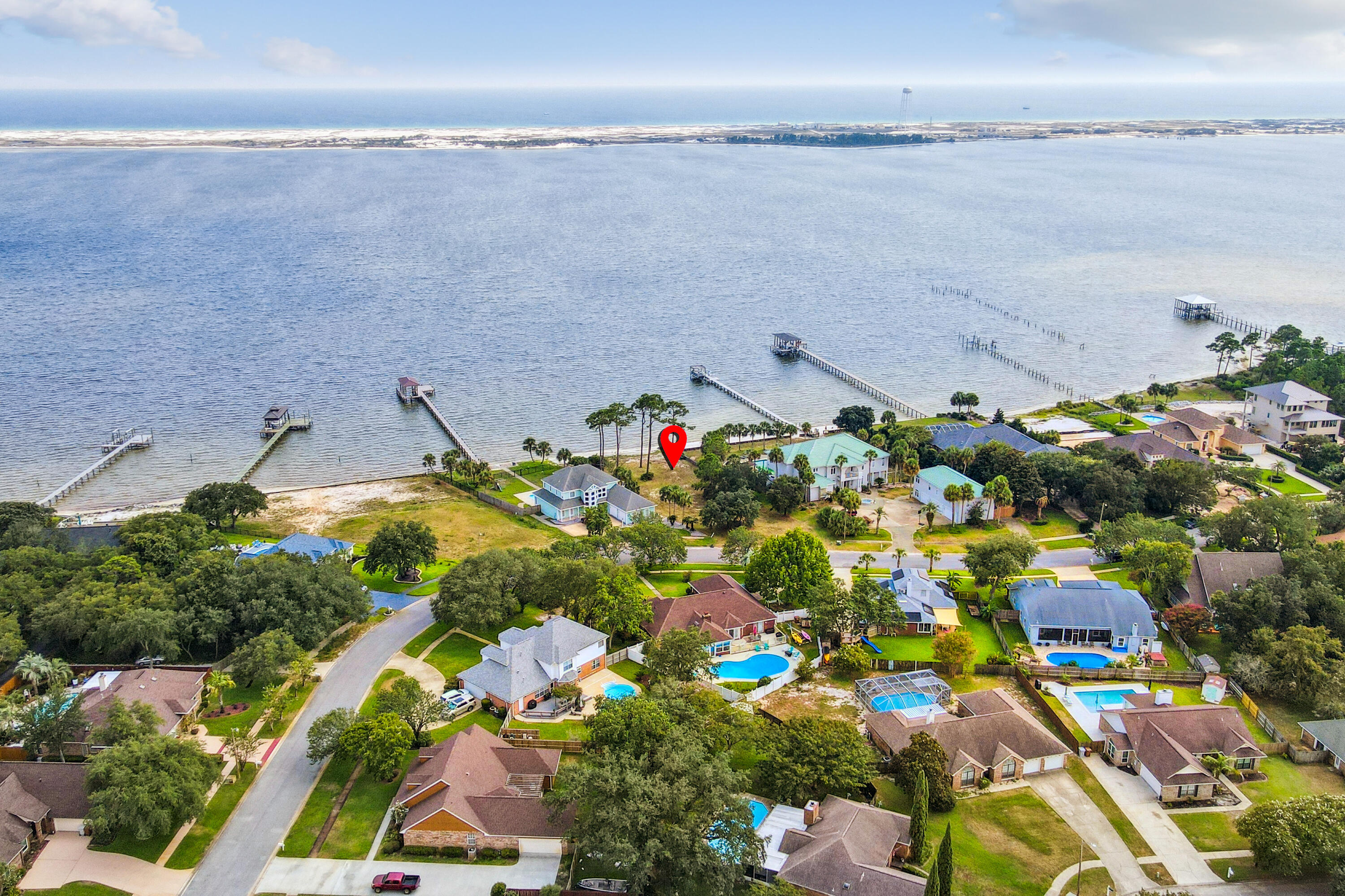 PRITCHARD POINT - Land