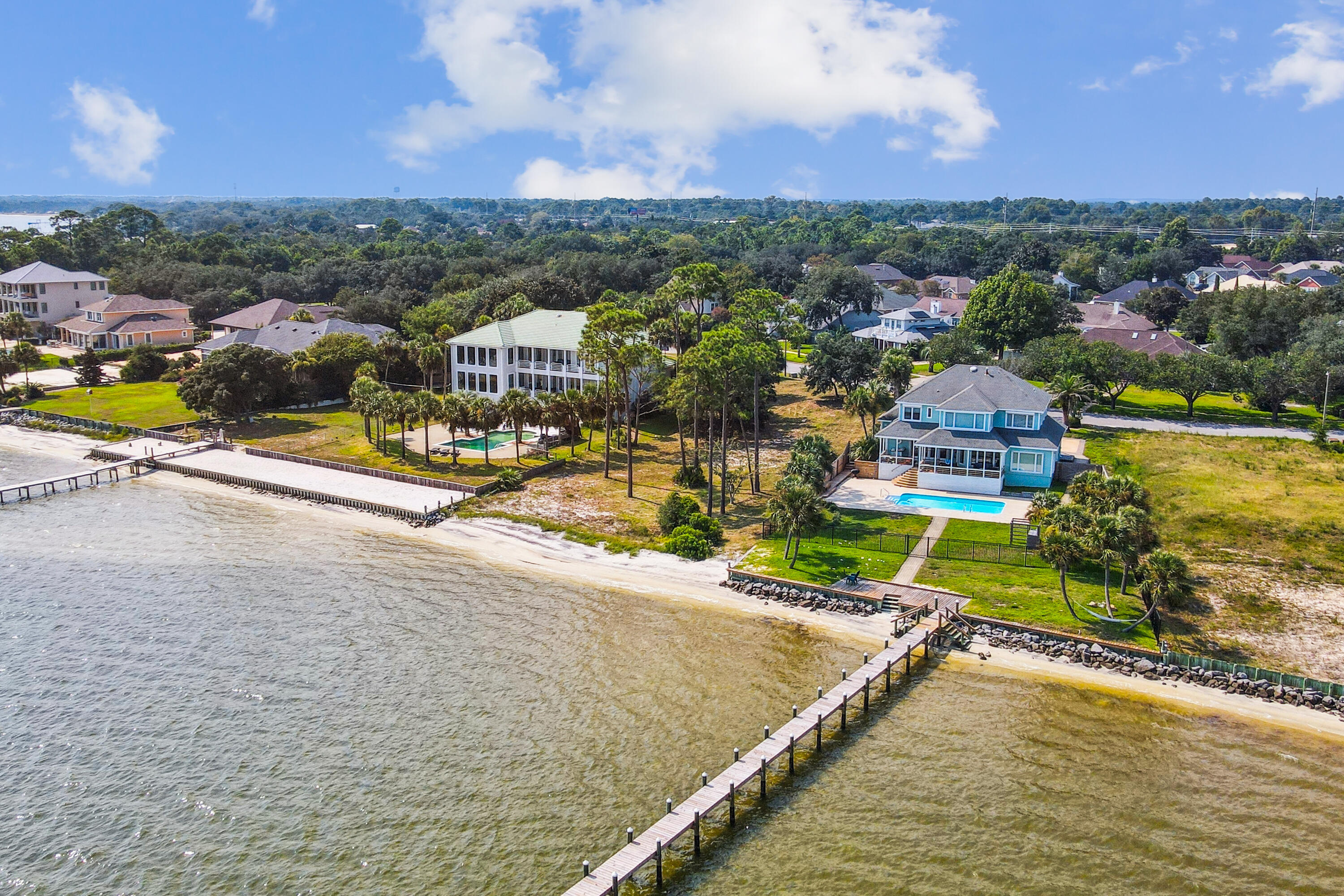 PRITCHARD POINT - Land