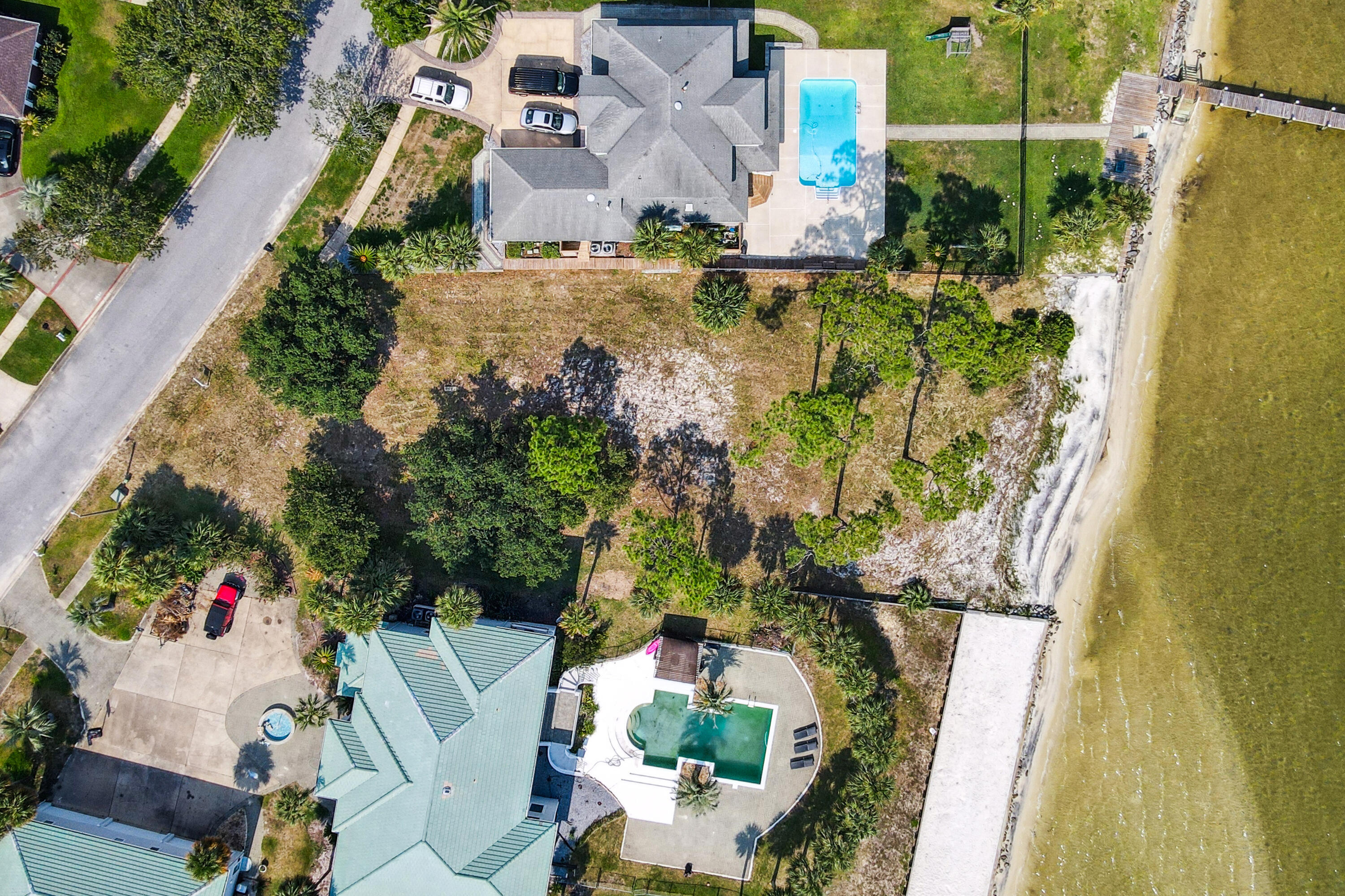 PRITCHARD POINT - Land