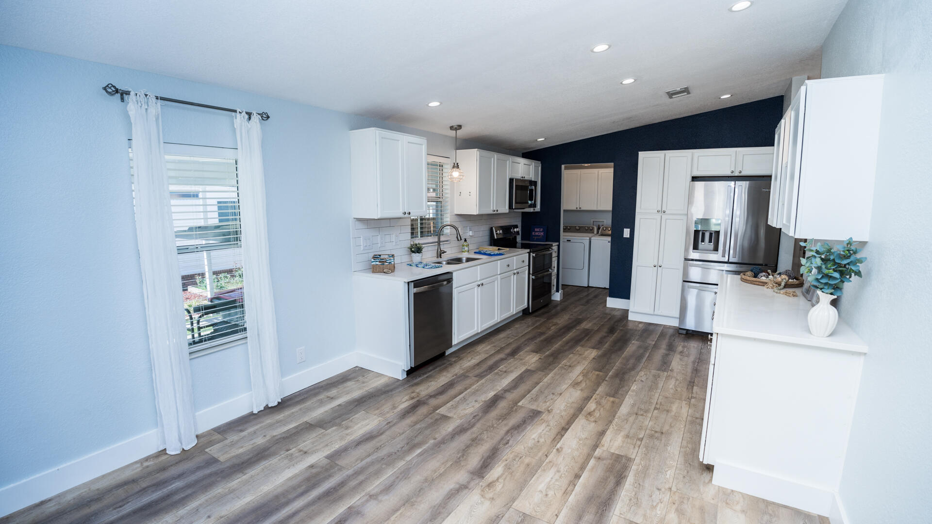 LAGUNA BEACH - Residential