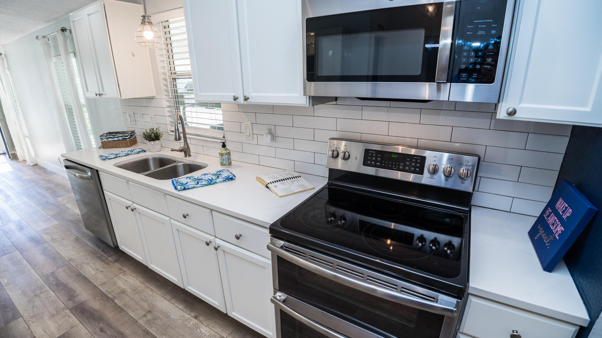 LAGUNA BEACH - Residential
