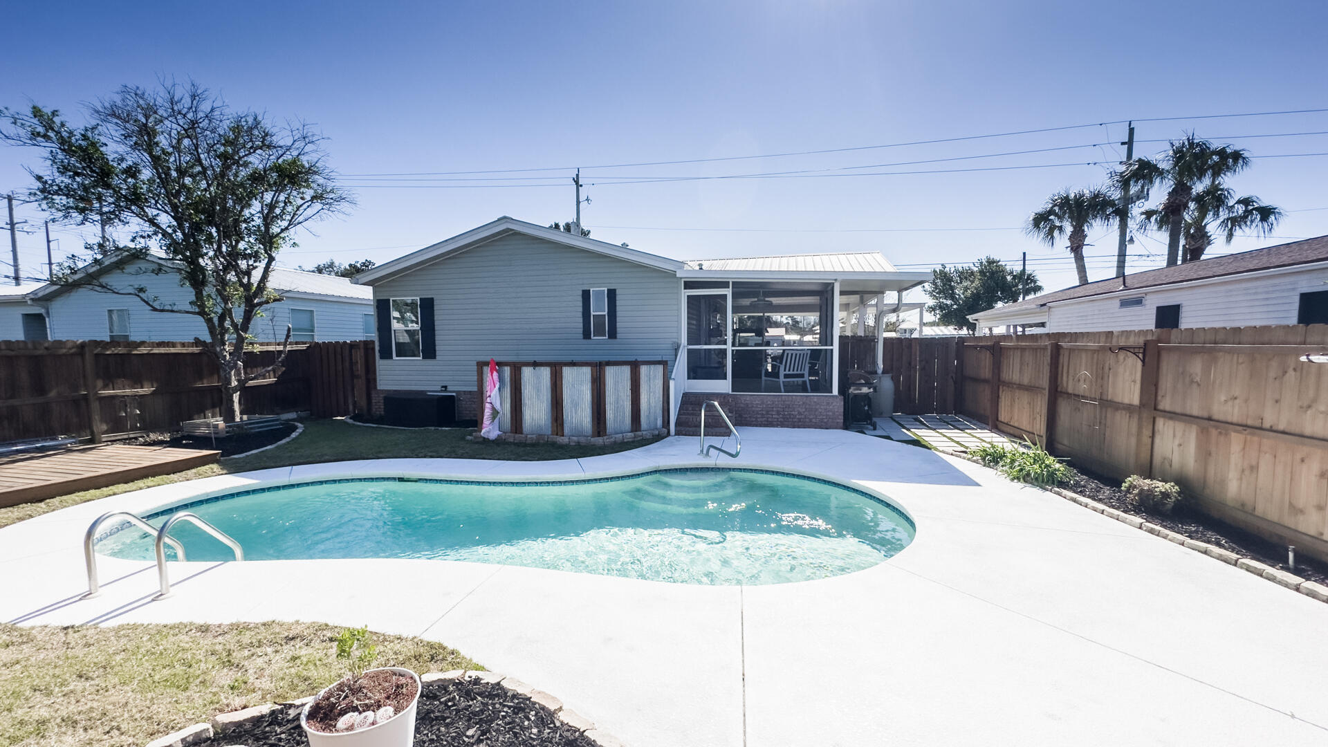 LAGUNA BEACH - Residential