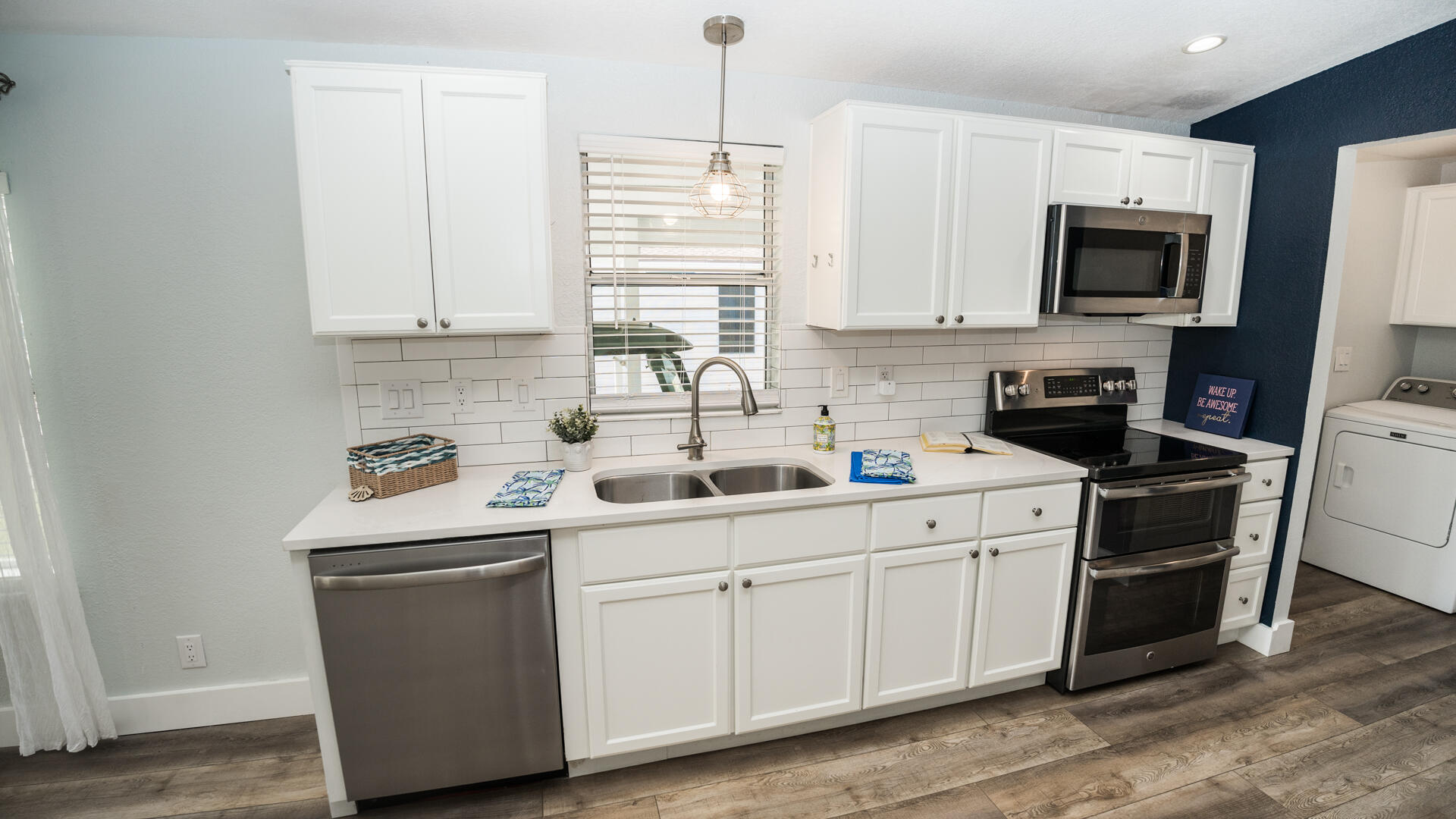 LAGUNA BEACH - Residential