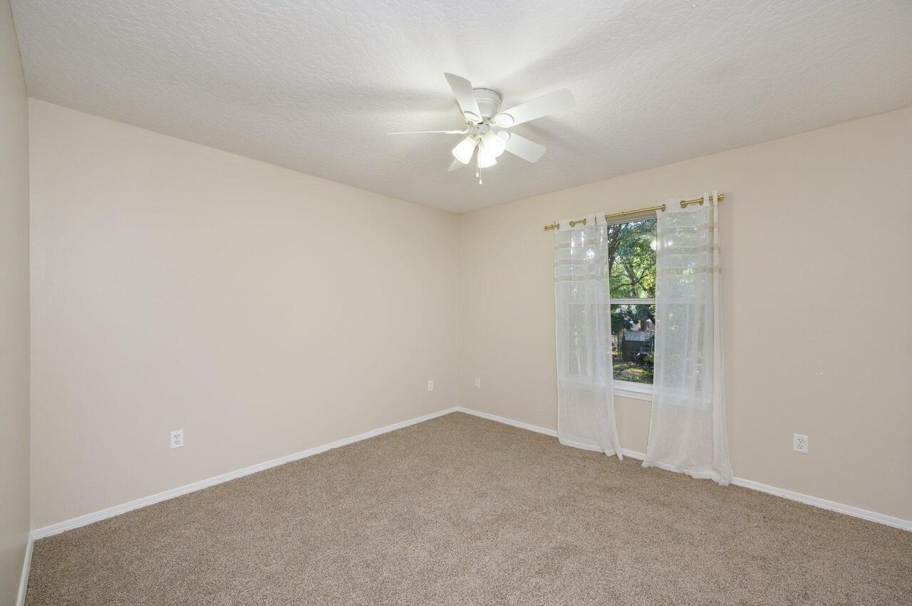 SHAY LIN TOWN HOMES - Residential Lease