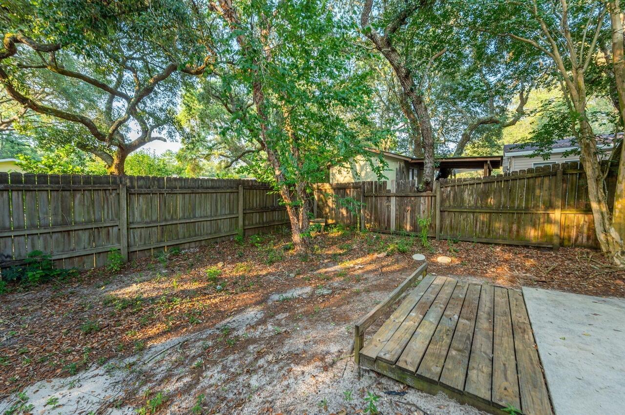 SHAY LIN TOWN HOMES - Residential Lease