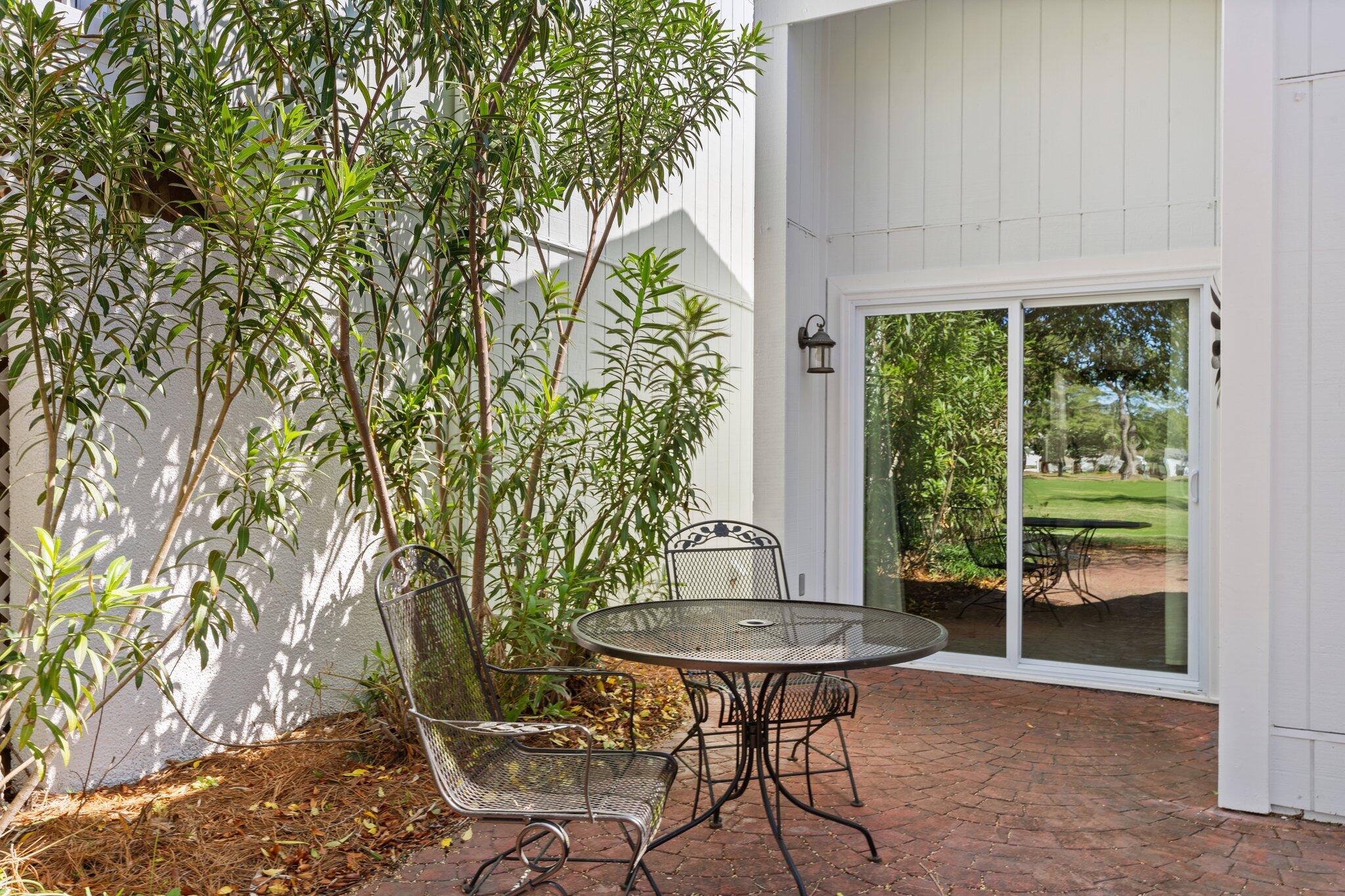 LINKSIDE VILLAGE UNIT 1 - Residential