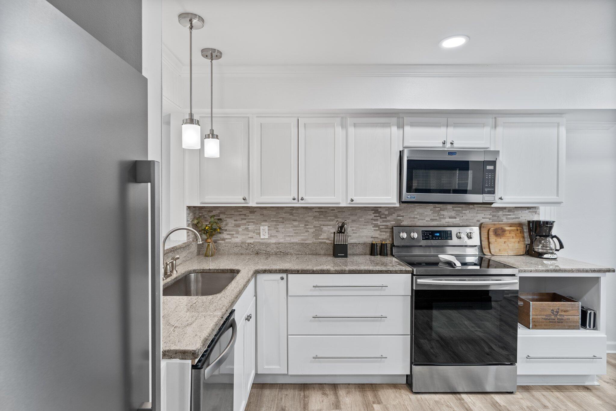 LINKSIDE VILLAGE UNIT 1 - Residential