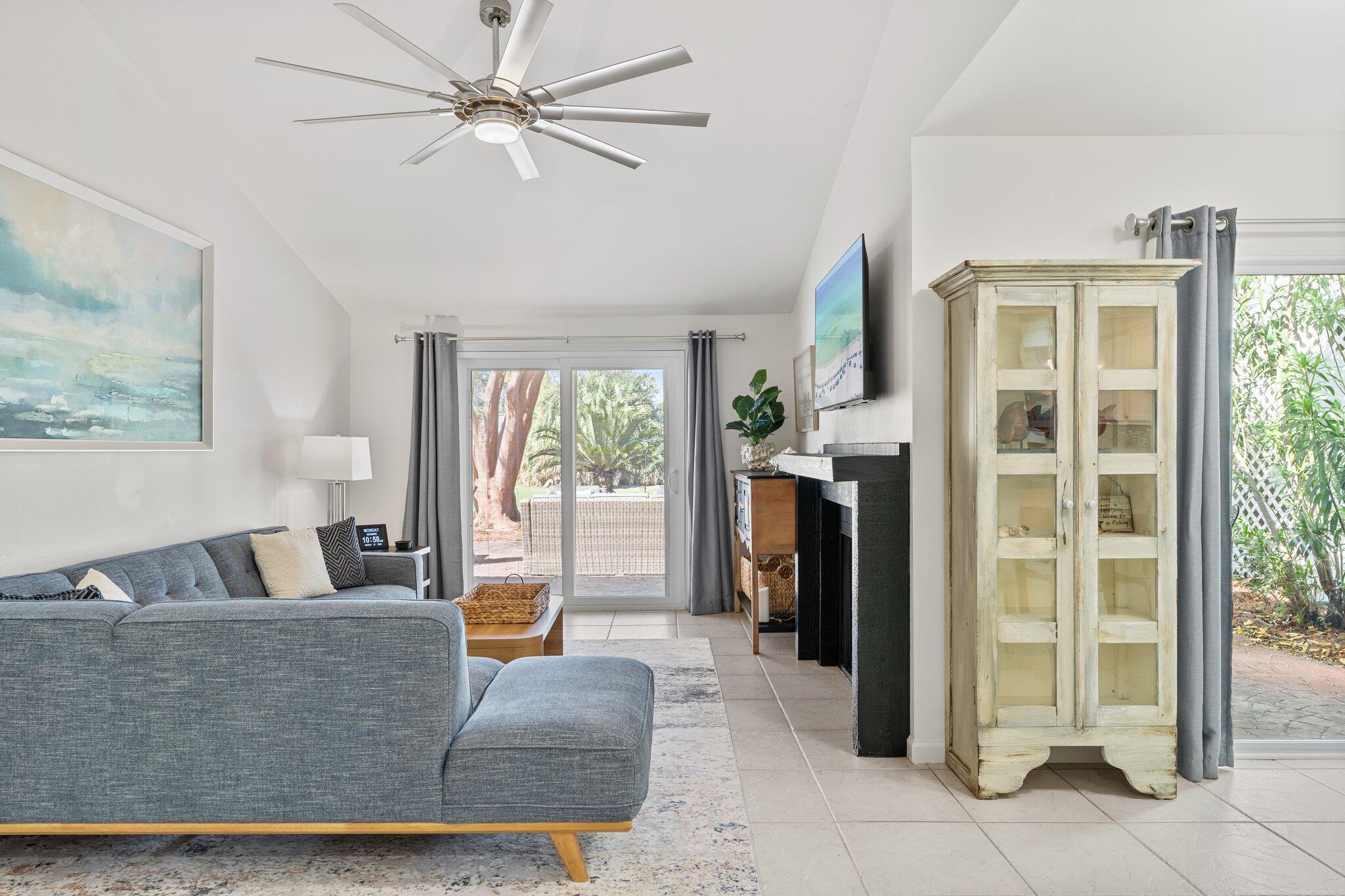 LINKSIDE VILLAGE UNIT 1 - Residential