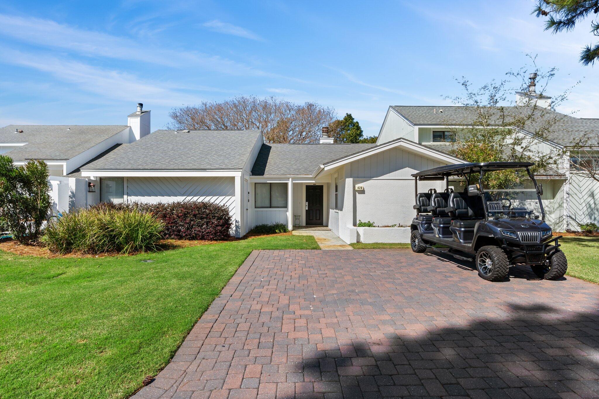 LINKSIDE VILLAGE UNIT 1 - Residential