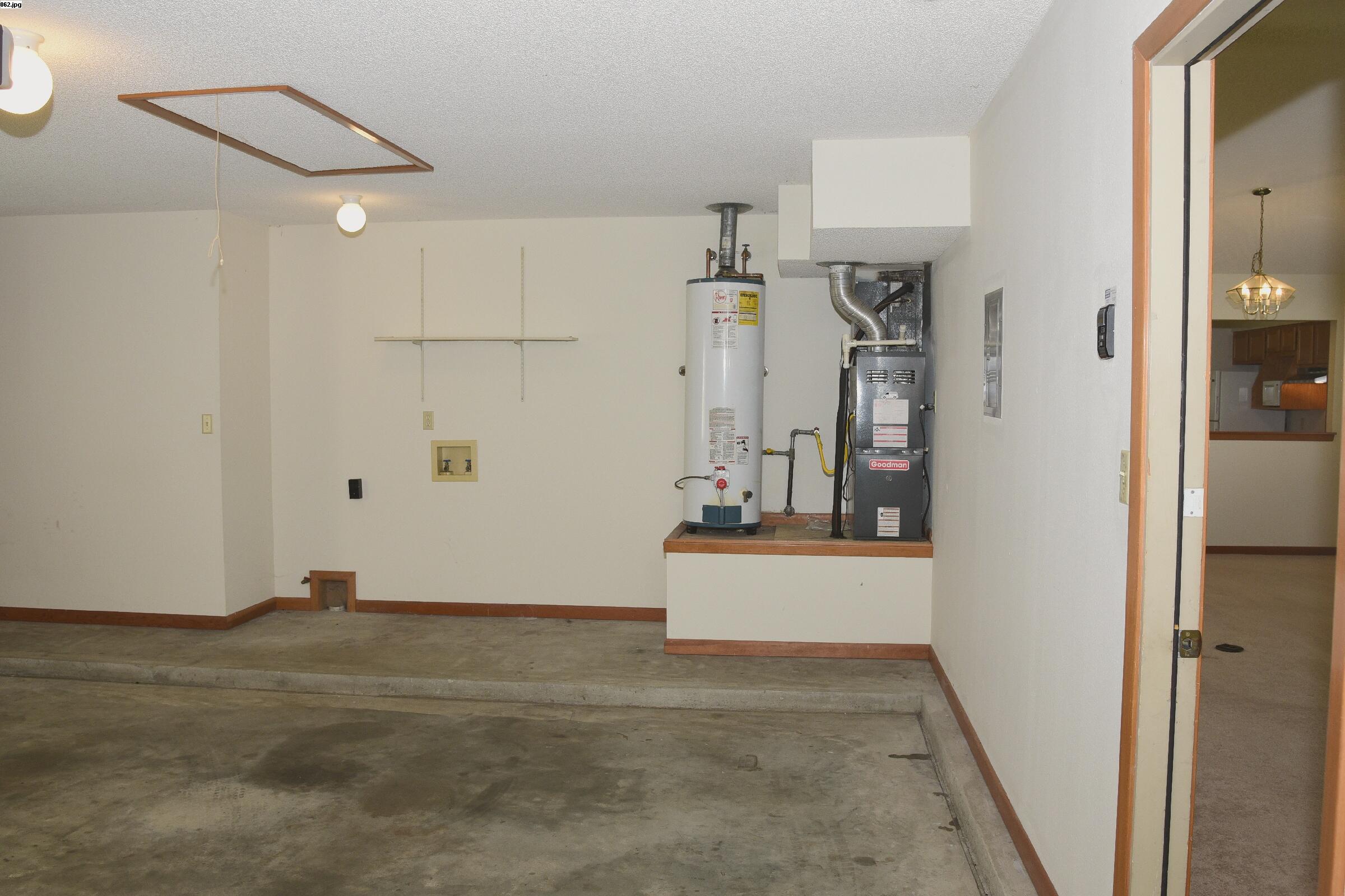 CEDAR RIDGE - Residential Lease