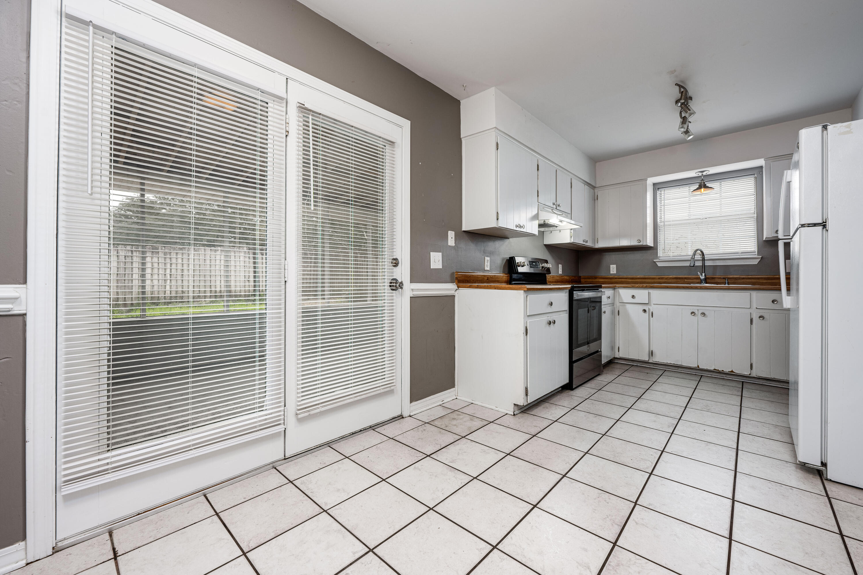 CANDLEWOOD VILLAGE - Residential