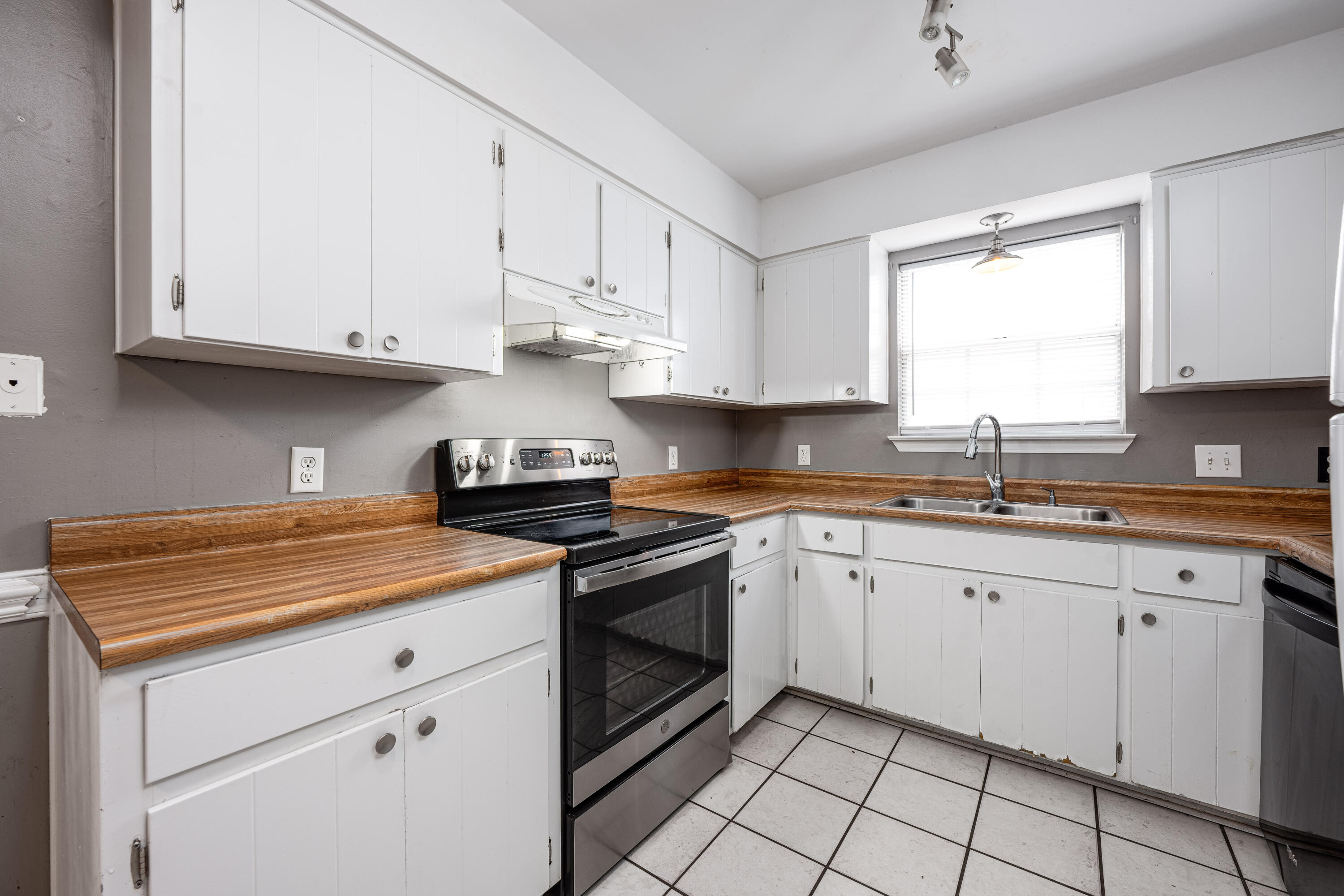 CANDLEWOOD VILLAGE - Residential