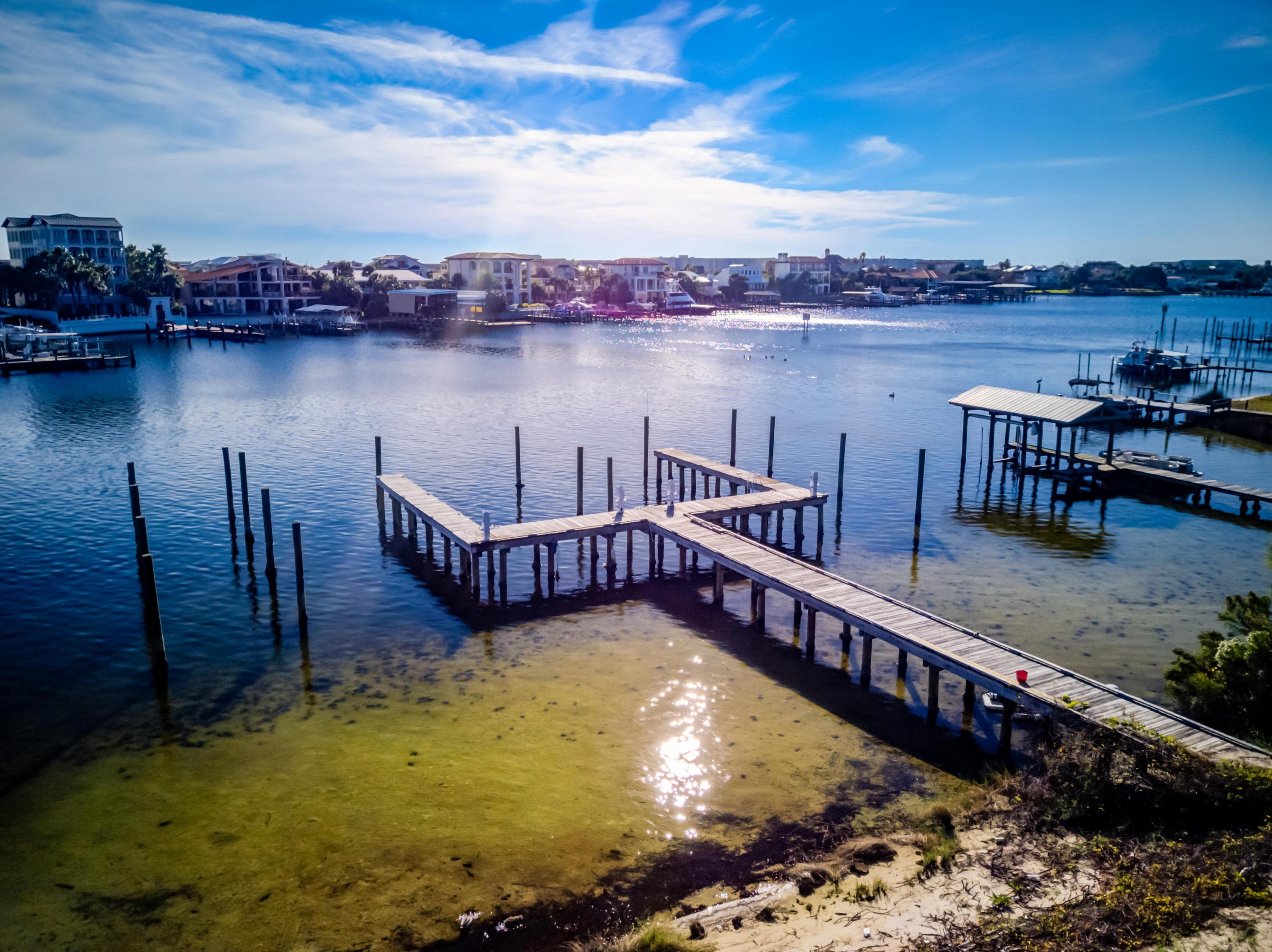 The Enclaves on the Harbor - Land