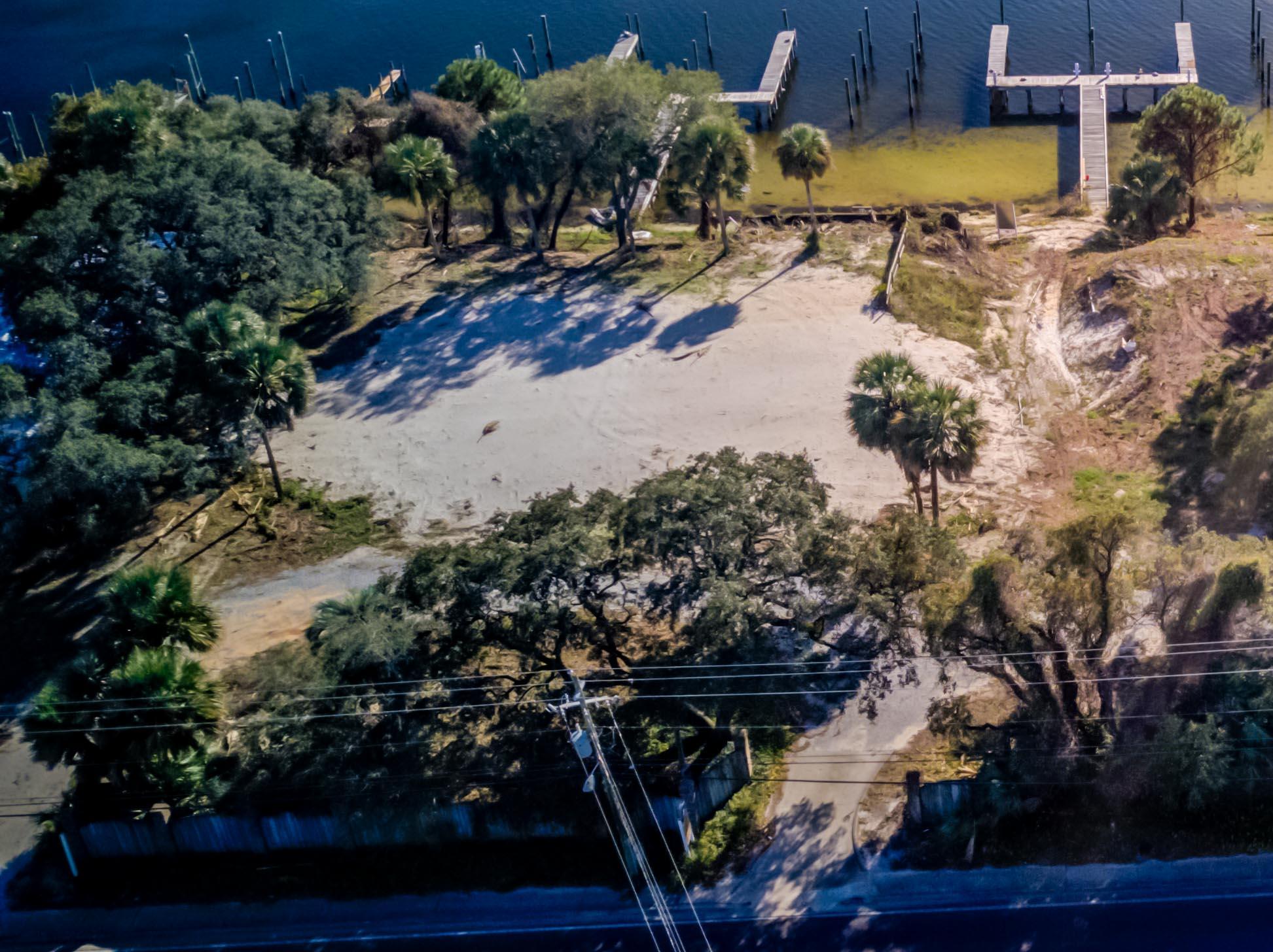 The Enclaves on the Harbor - Land