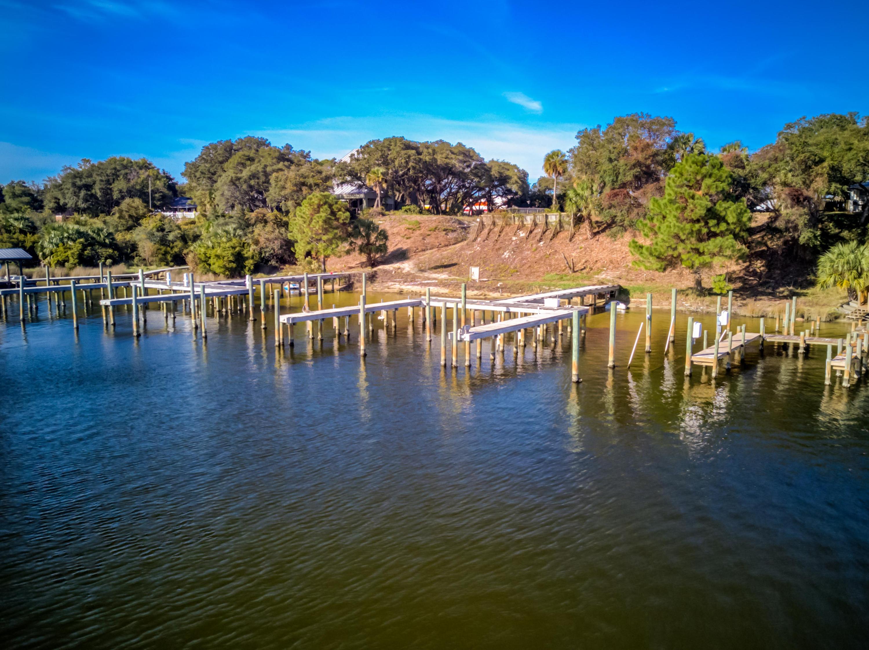 The Enclaves on the Harbor - Land