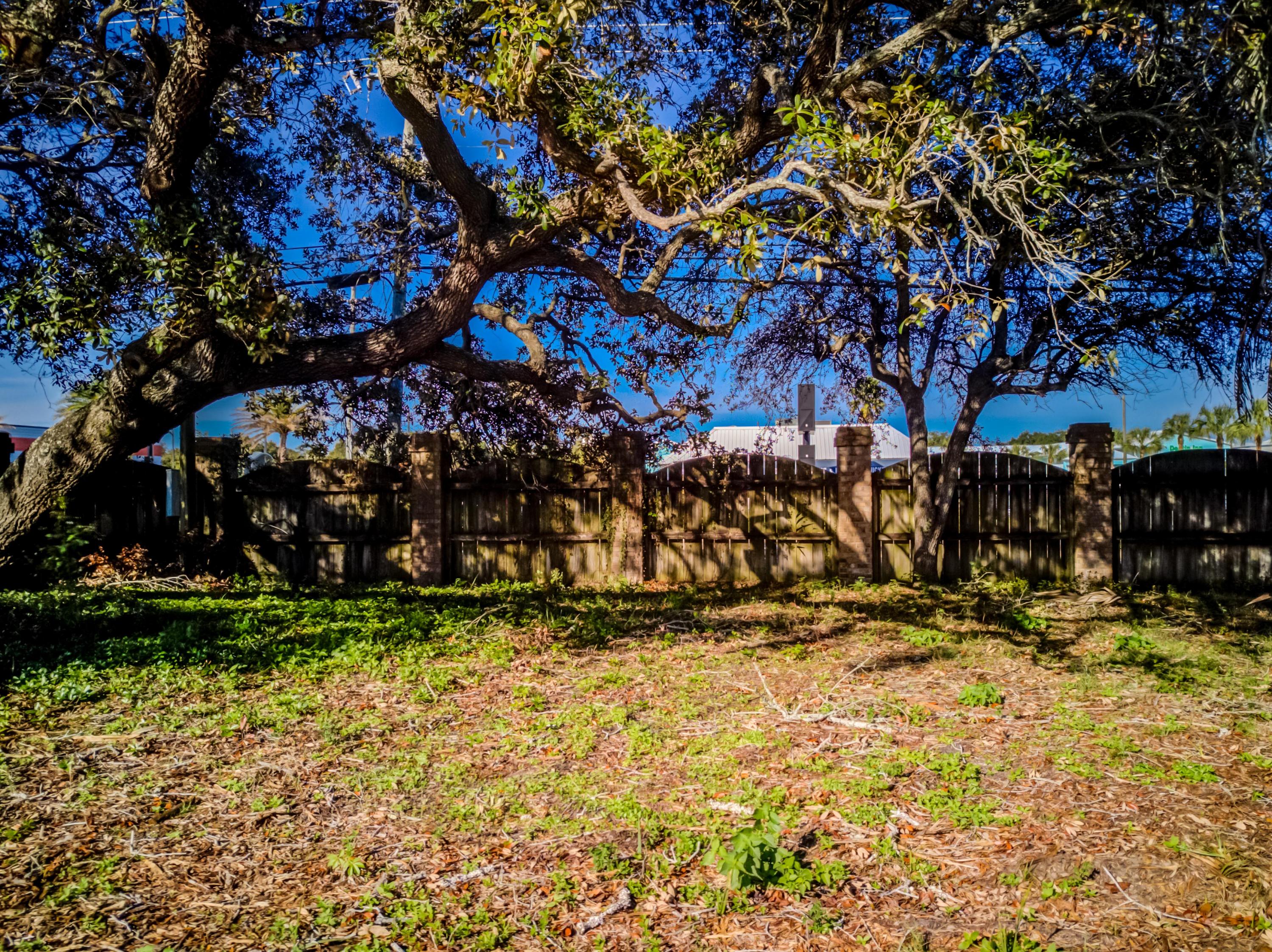 The Enclaves on the Harbor - Land