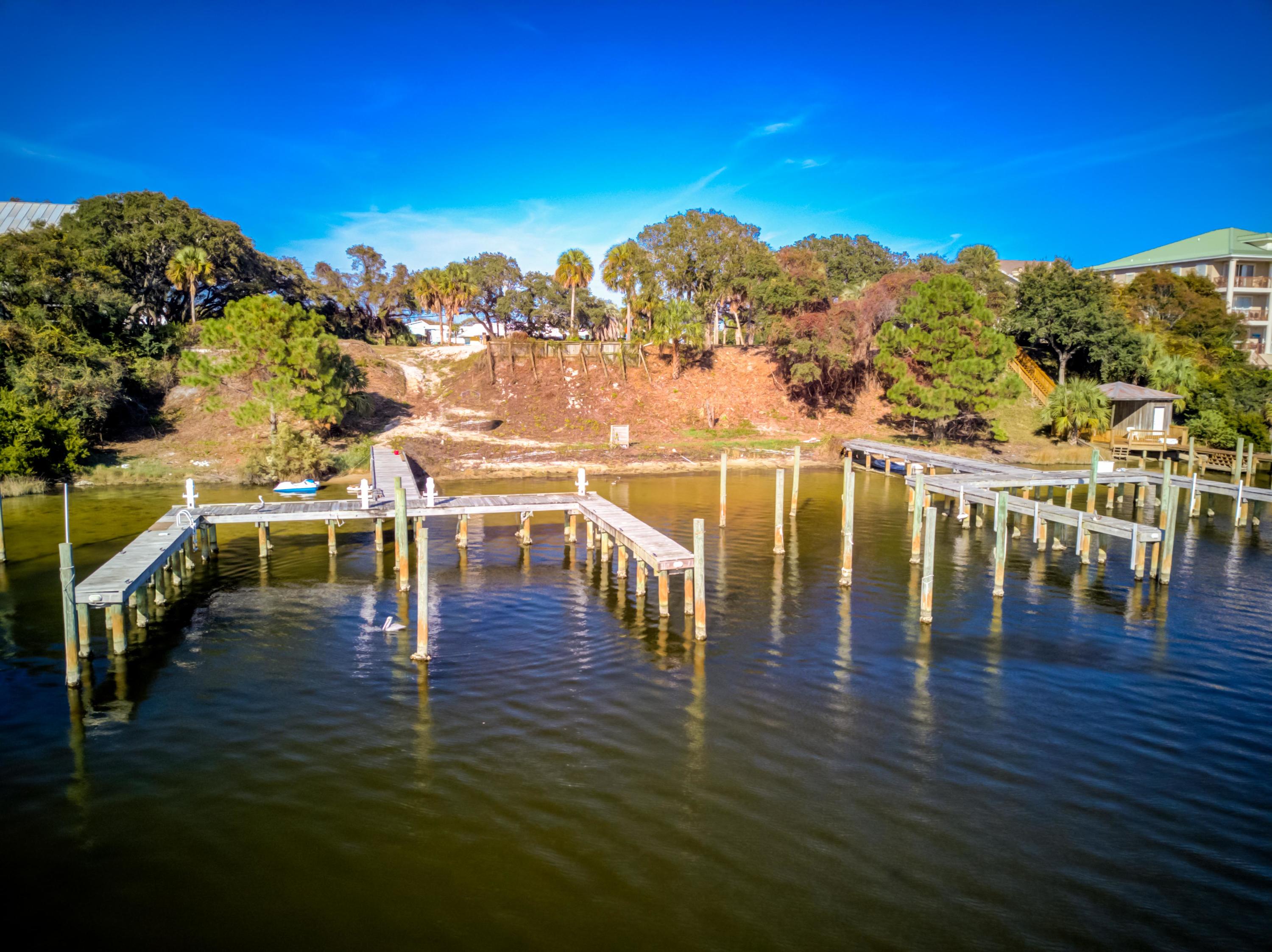 The Enclaves on the Harbor - Land