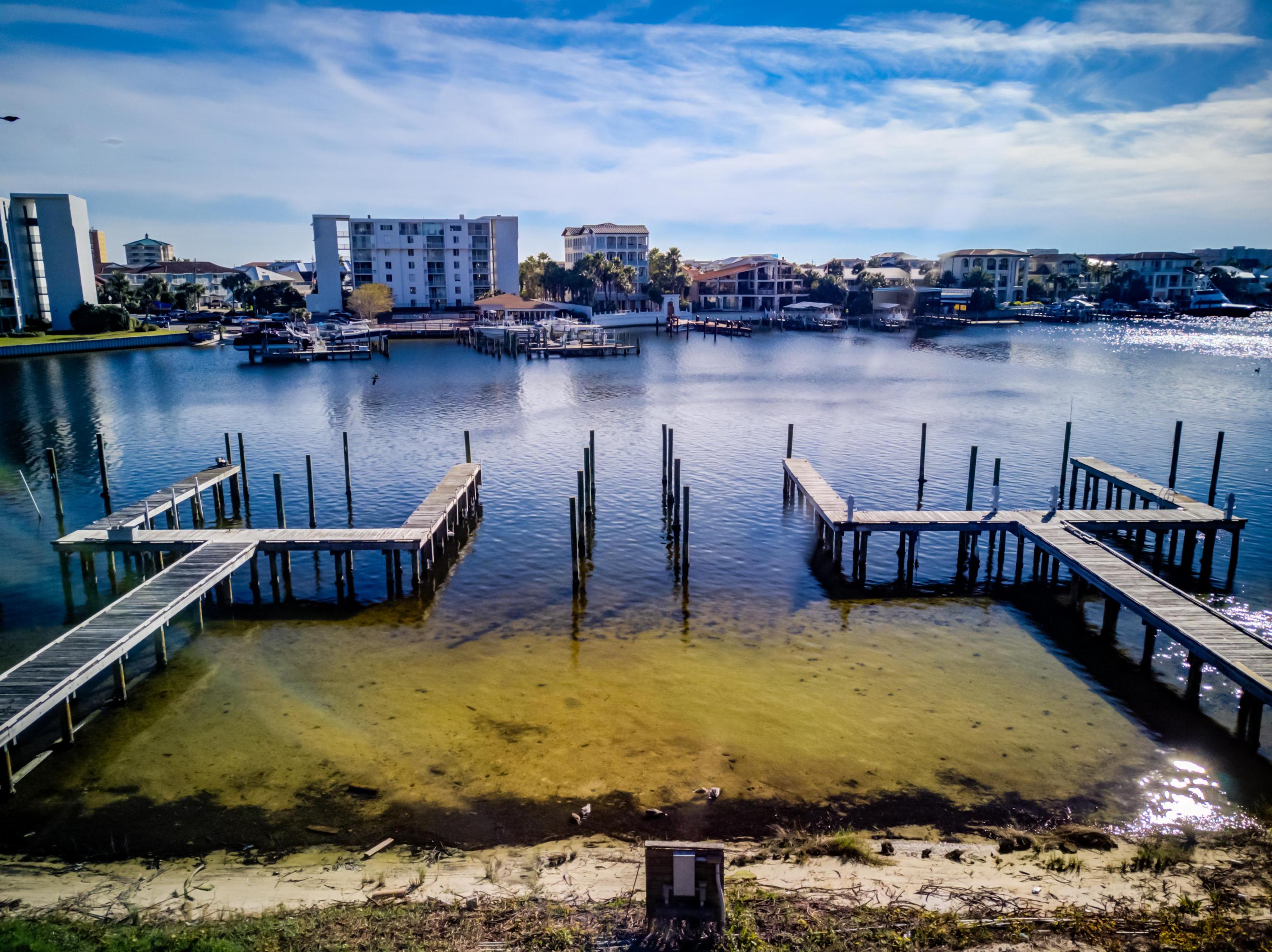 The Enclaves on the Harbor - Land