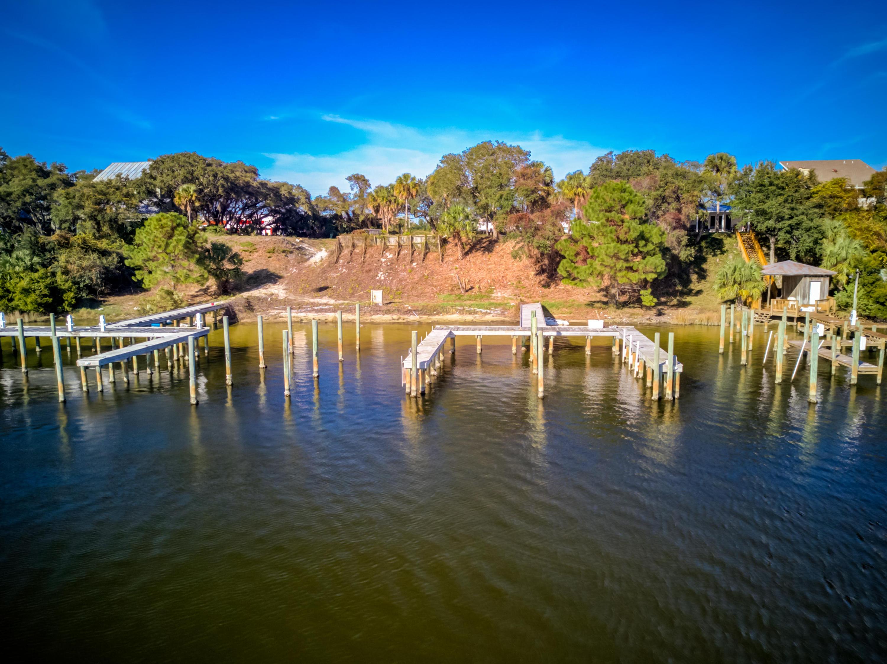The Enclaves on the Harbor - Land