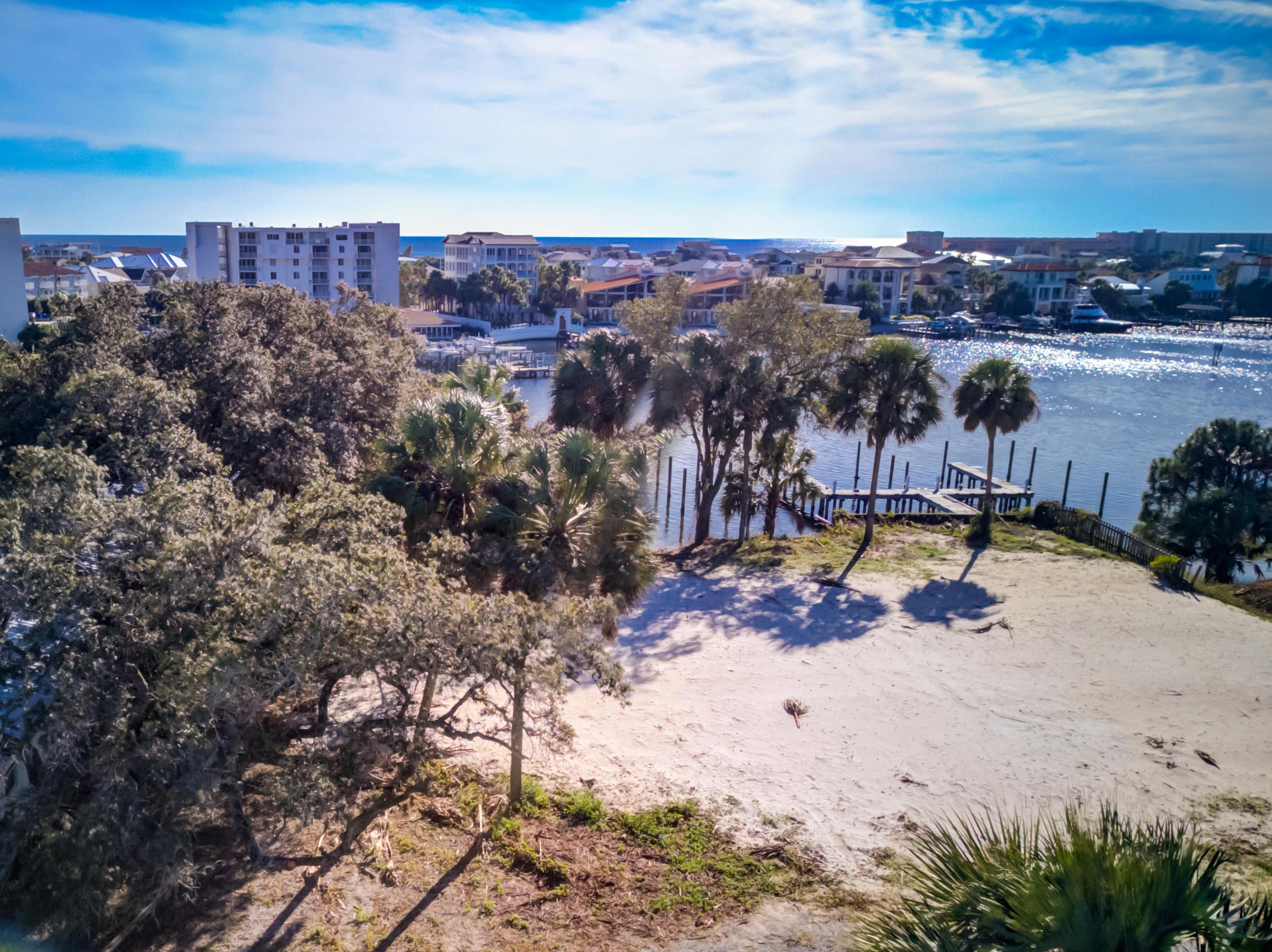 The Enclaves on the Harbor - Land