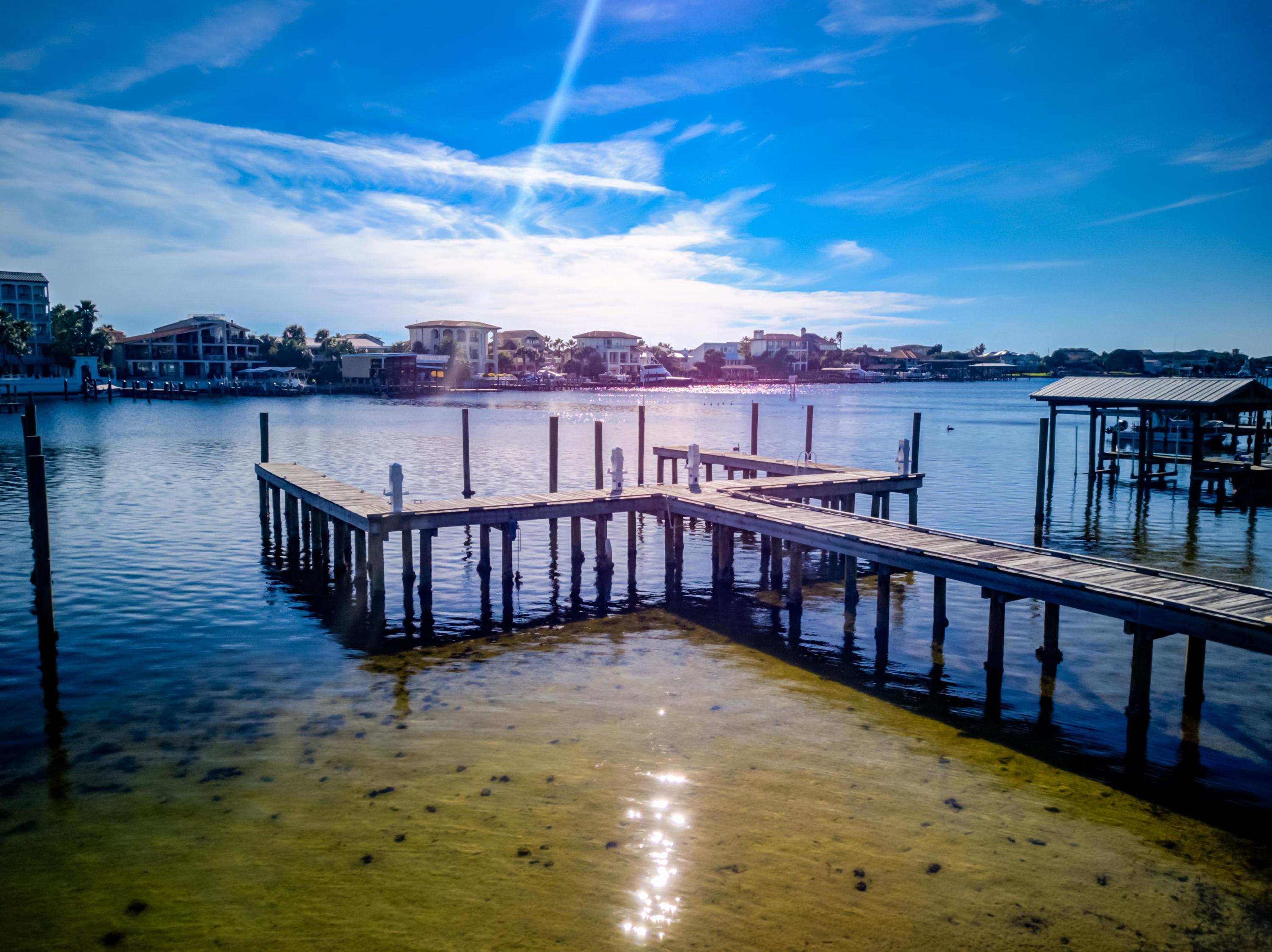 The Enclaves on the Harbor - Land
