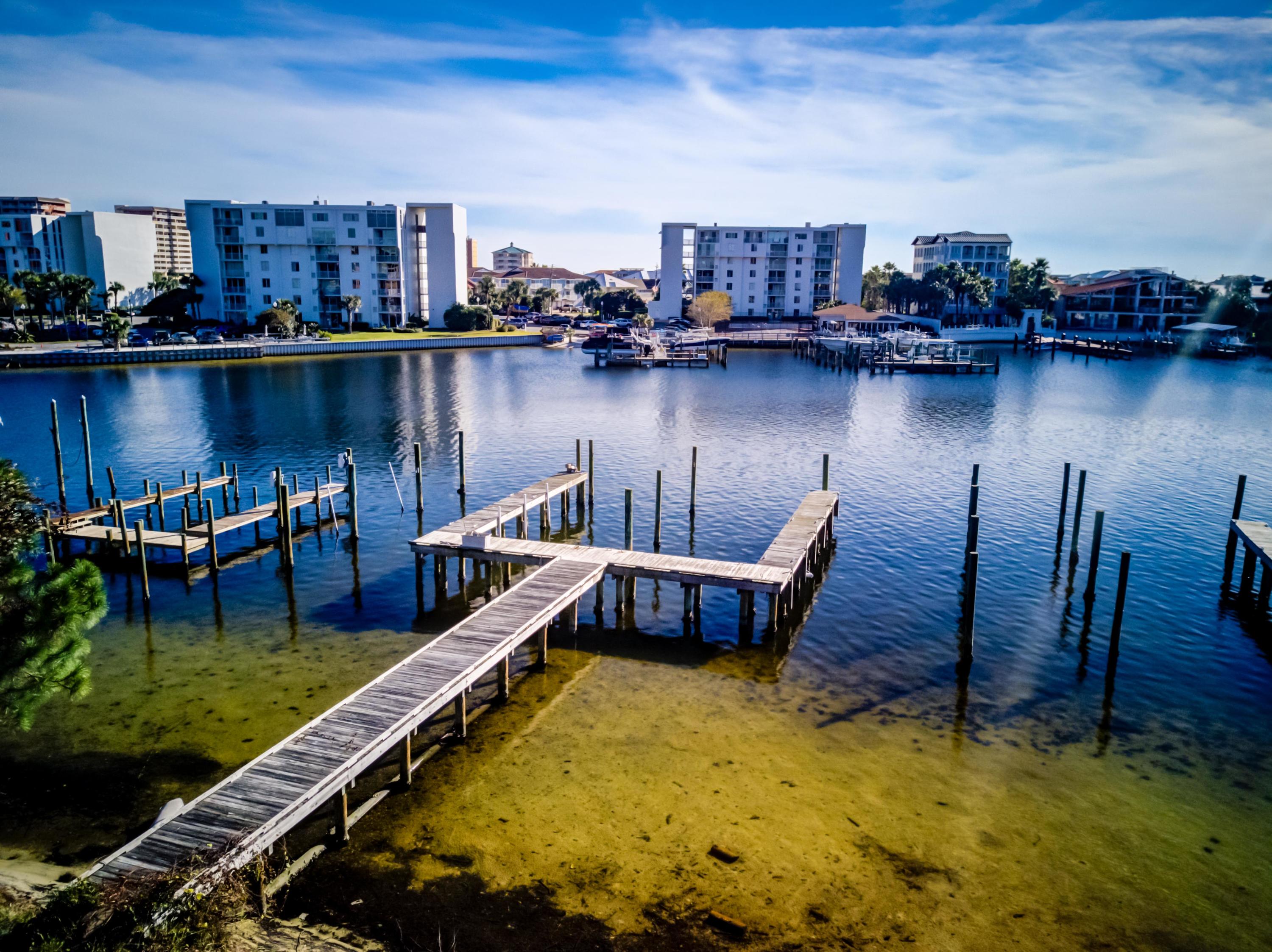 The Enclaves on the Harbor - Land