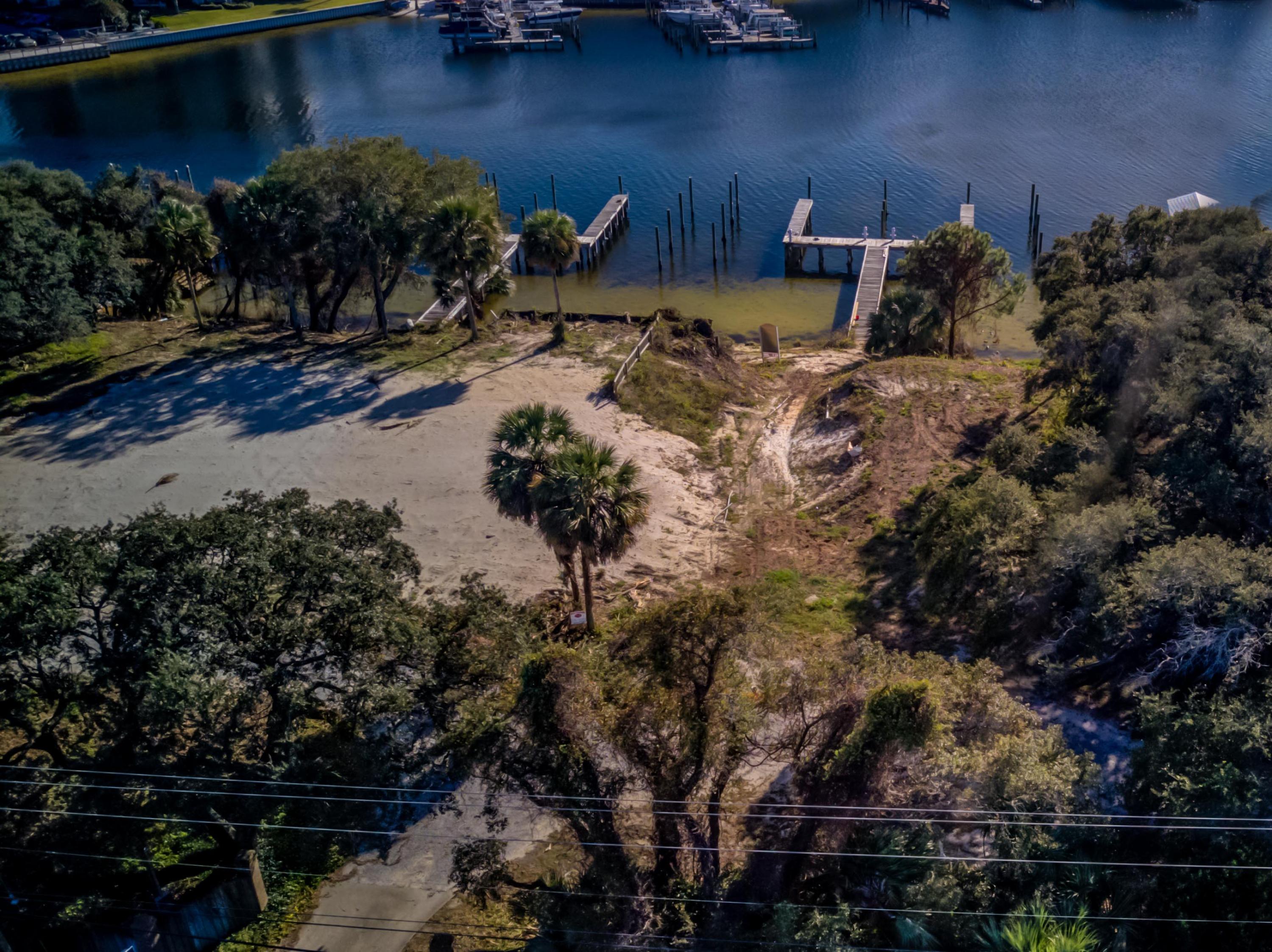 The Enclaves on the Harbor - Land