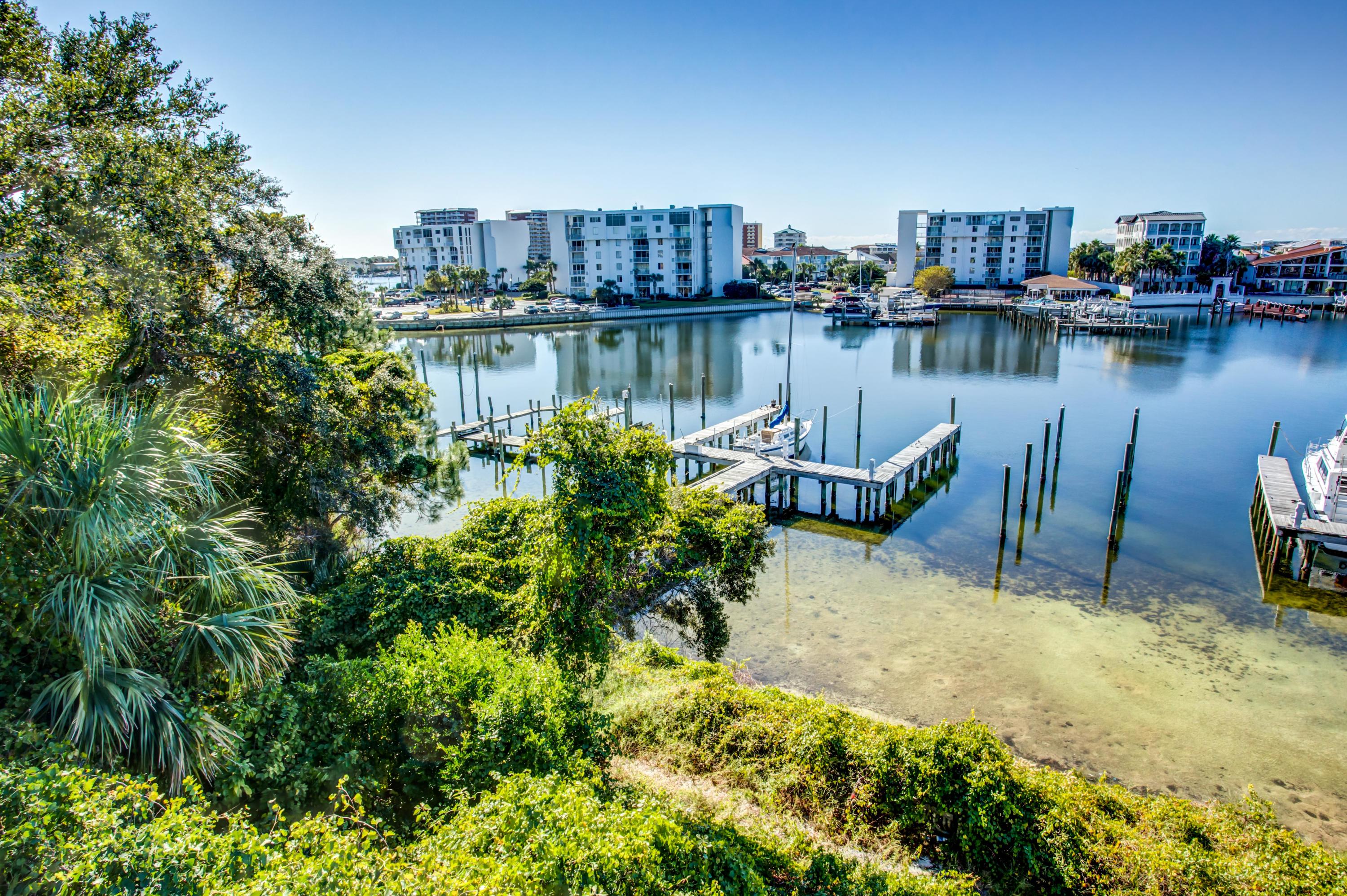 The Enclaves on the Harbor - Land