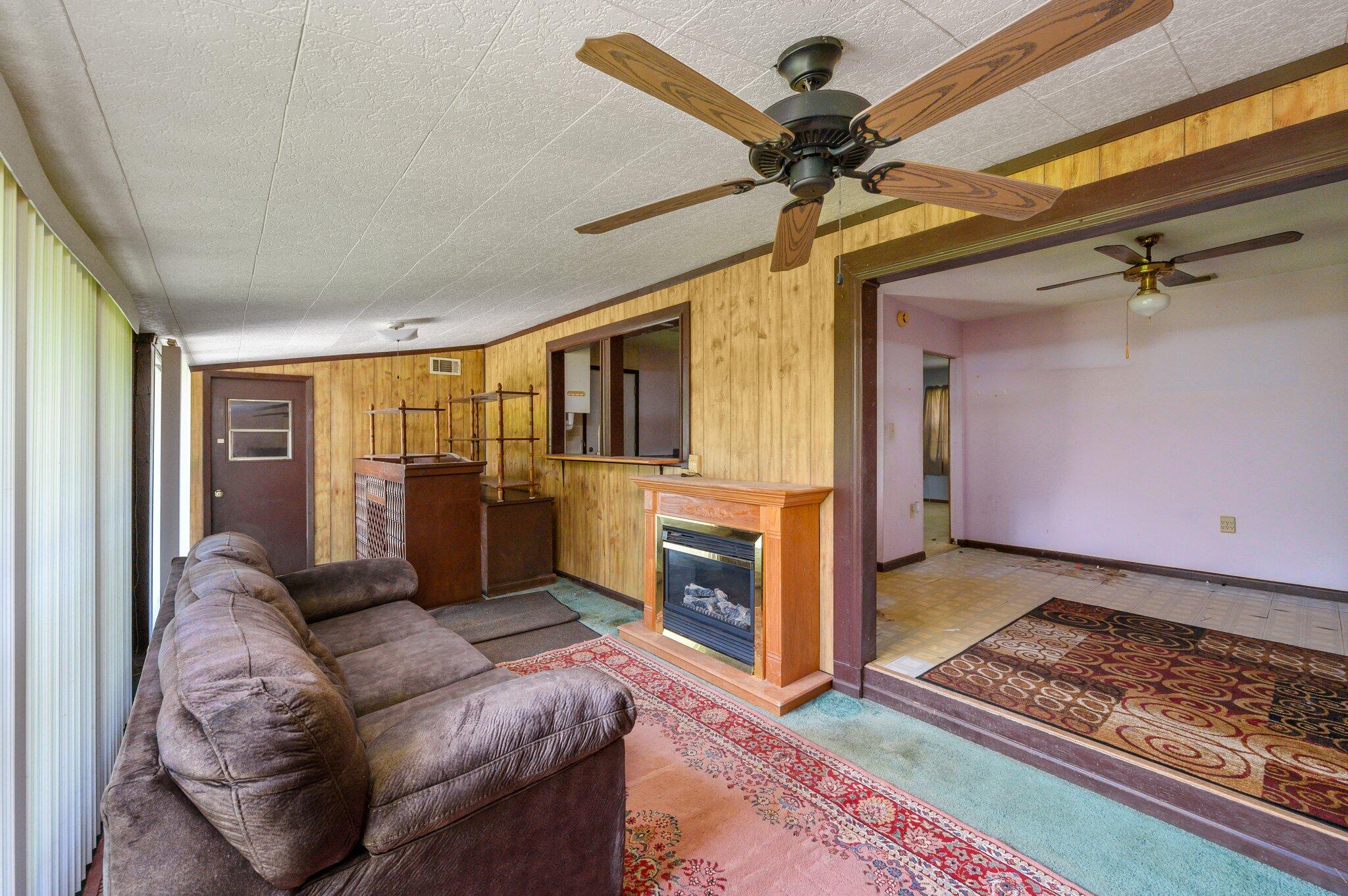 SPRINGDALE - Residential