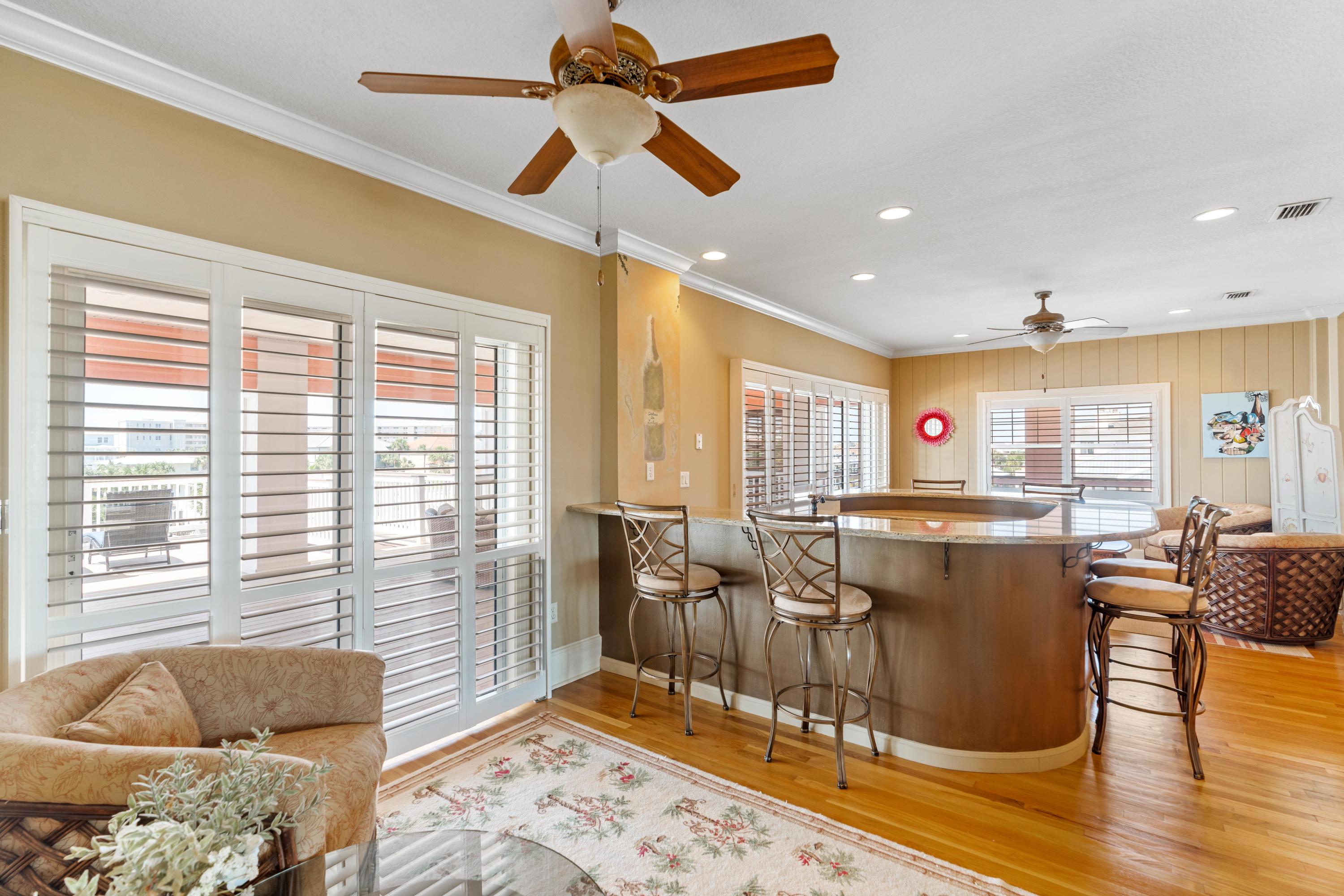 HOLIDAY ISLE - Residential