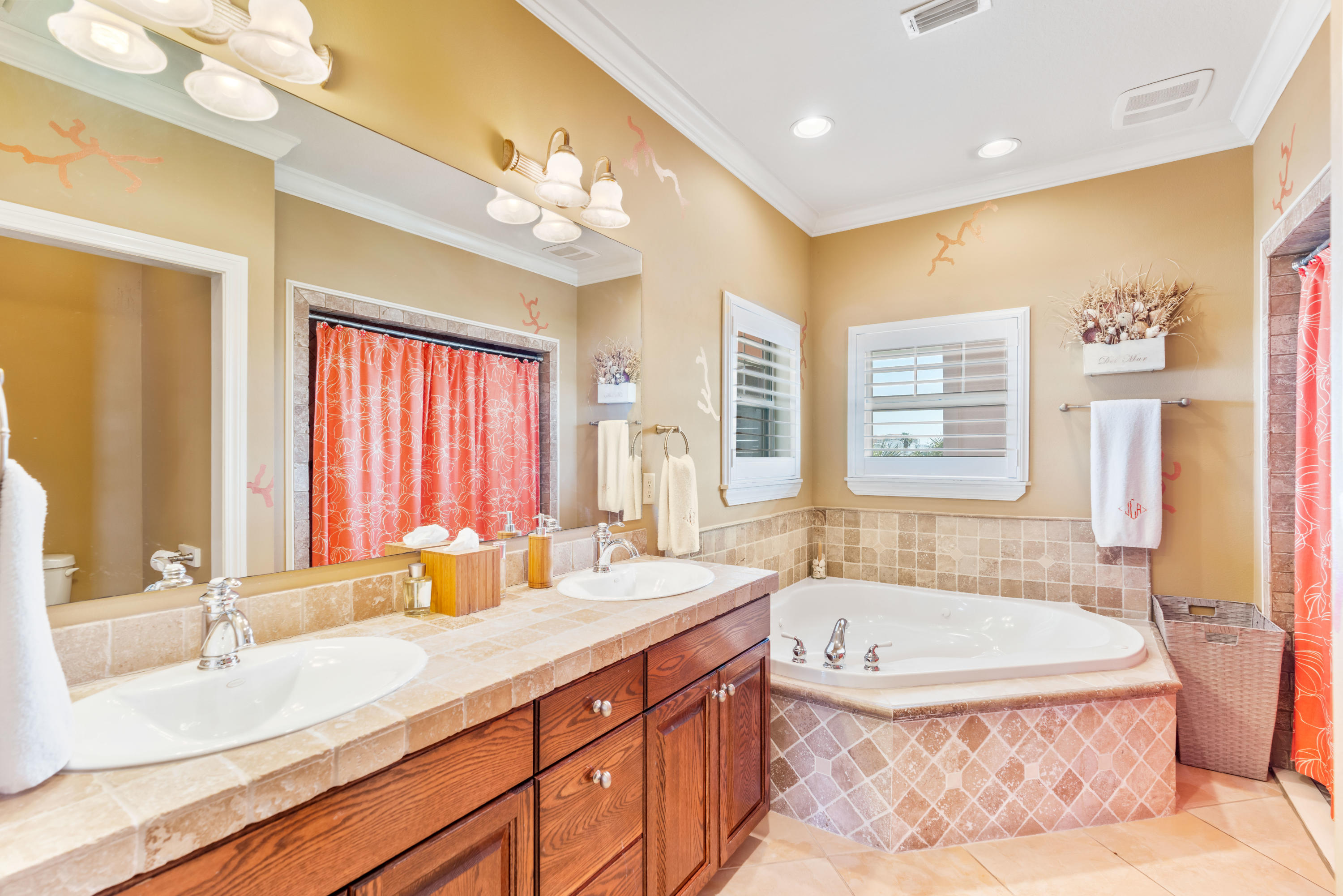 HOLIDAY ISLE - Residential