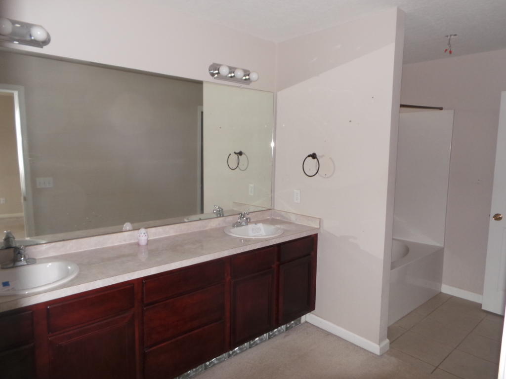 NAVARRE S/D 2ND ADDN - Residential