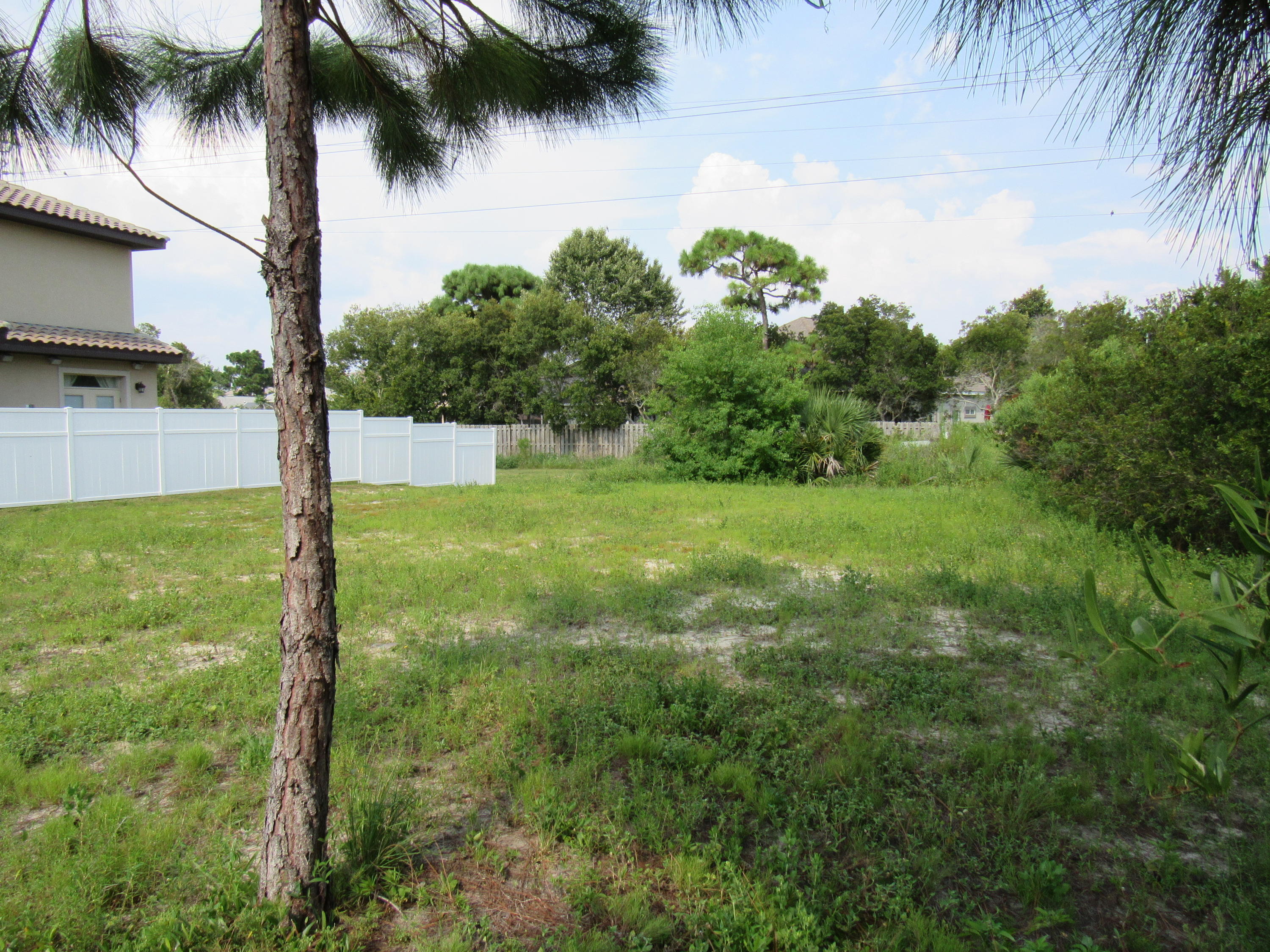 CALUSA BAY S/D - Land