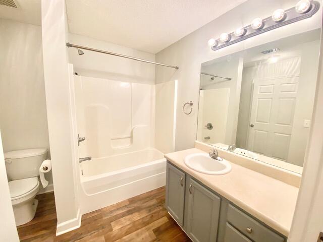 TRIPLE LAKES ESTATES - Residential Lease