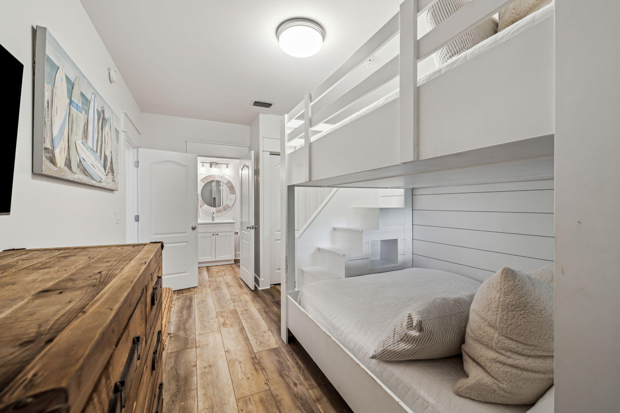 SEAVIEW VILLAS - Residential