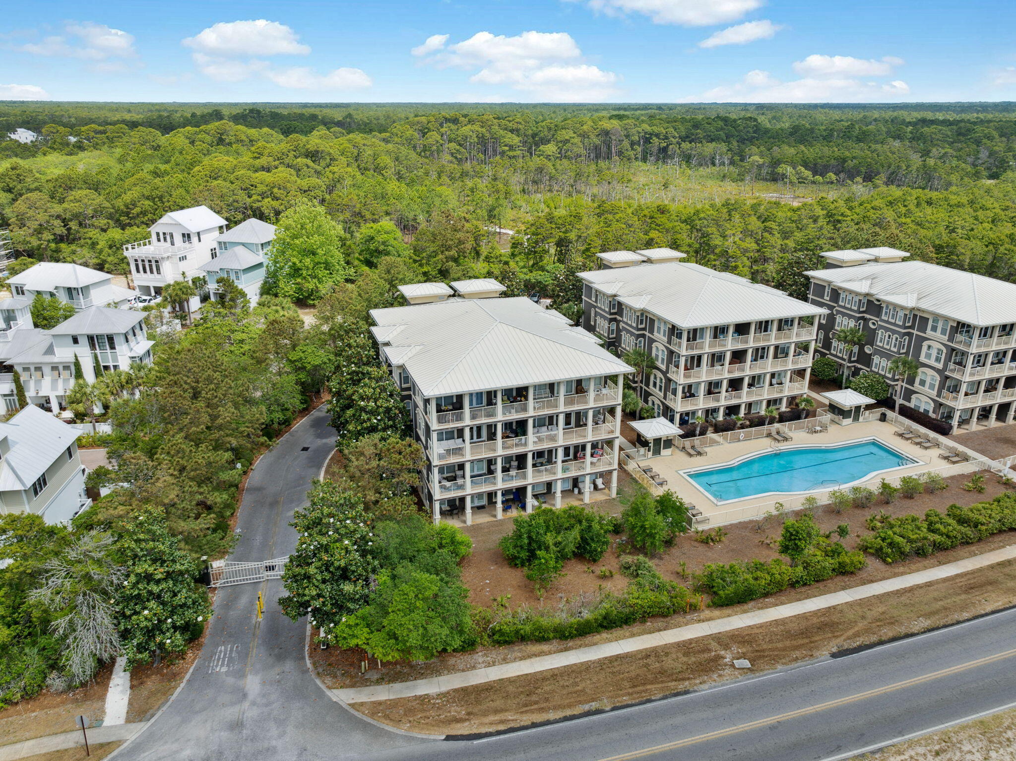 SEAVIEW VILLAS - Residential