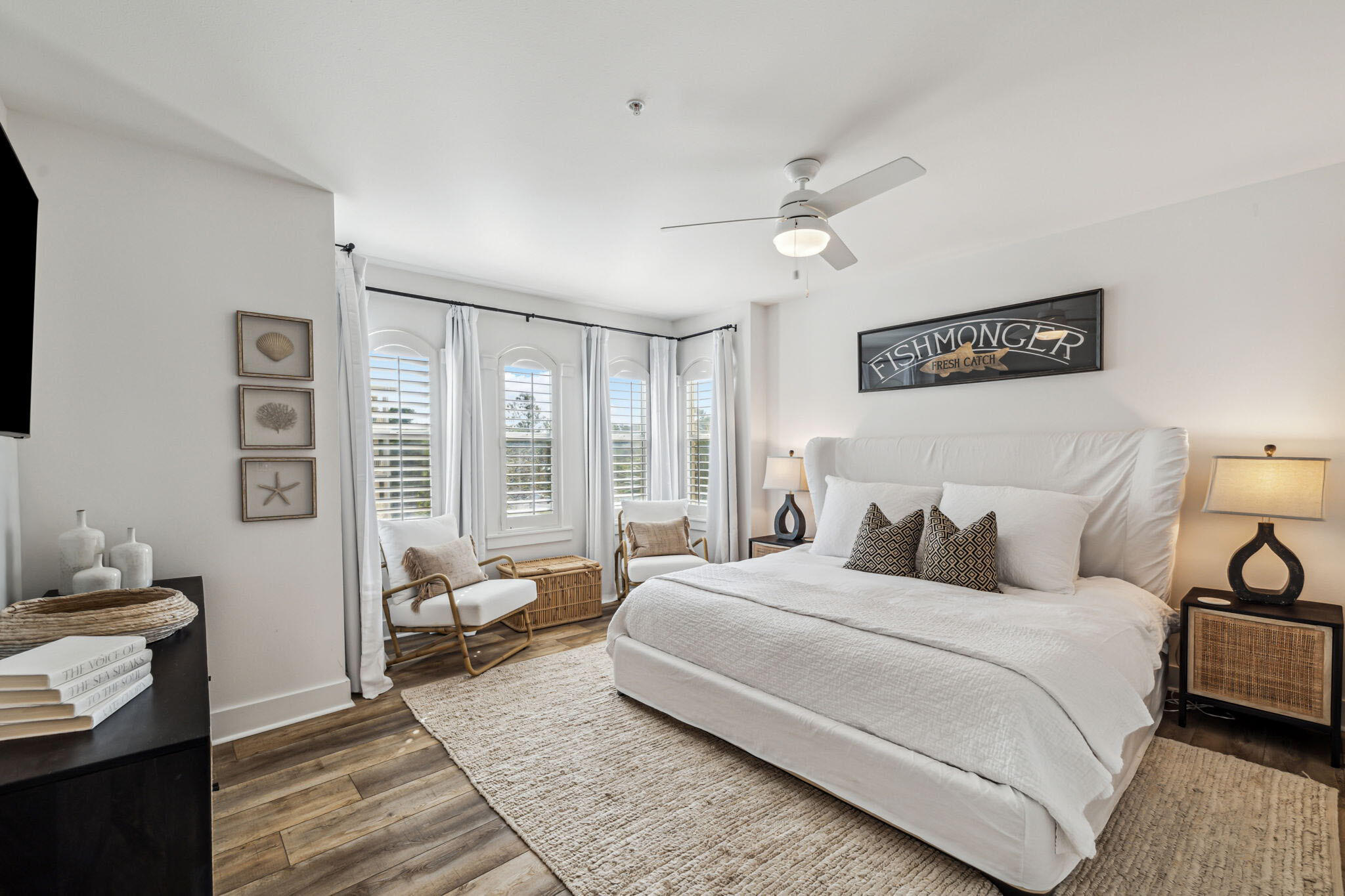 SEAVIEW VILLAS - Residential