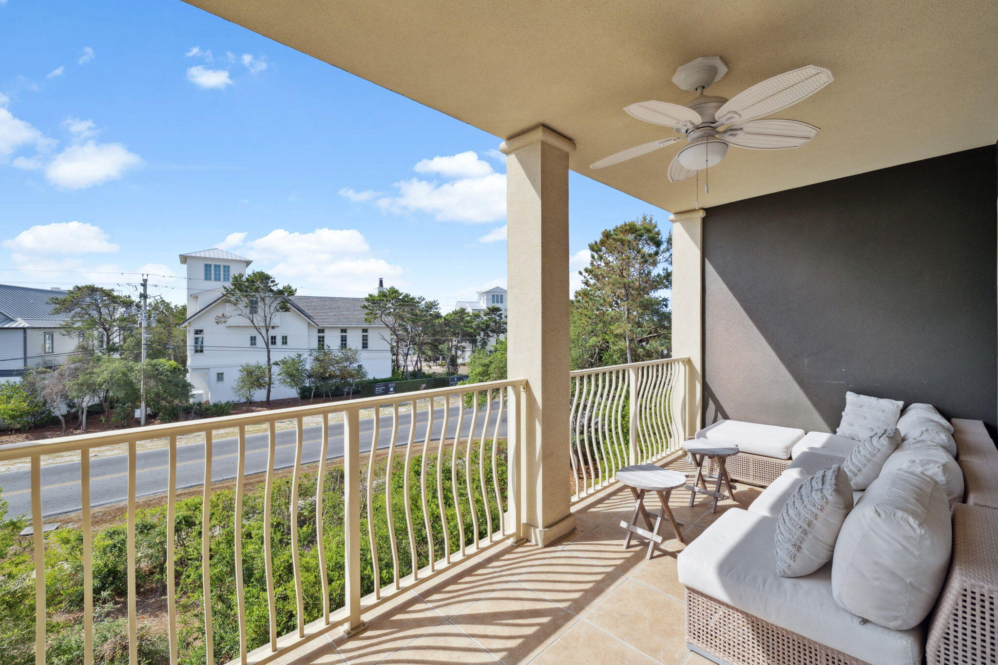 SEAVIEW VILLAS - Residential